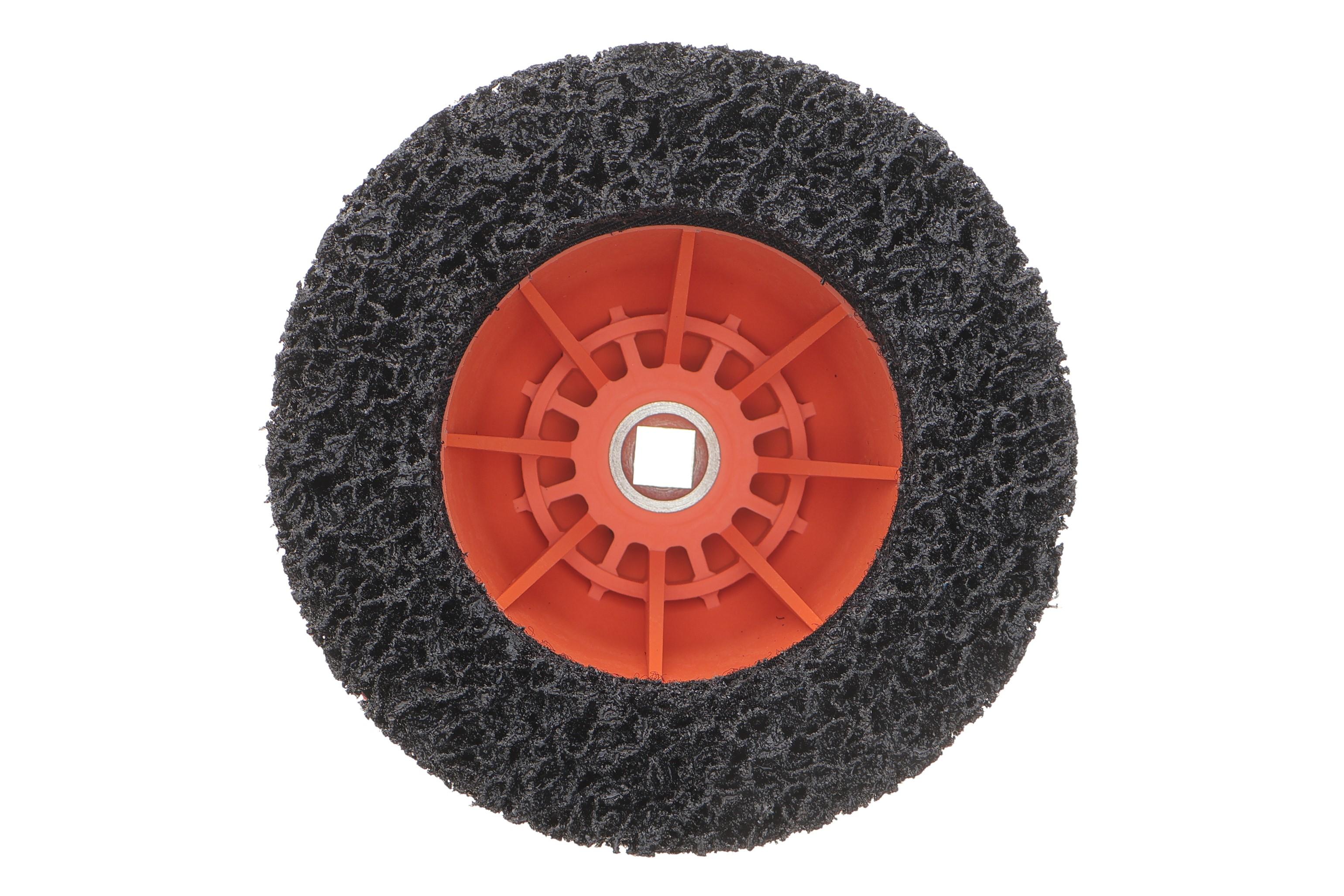 Інструмент для чистки маточини колеса