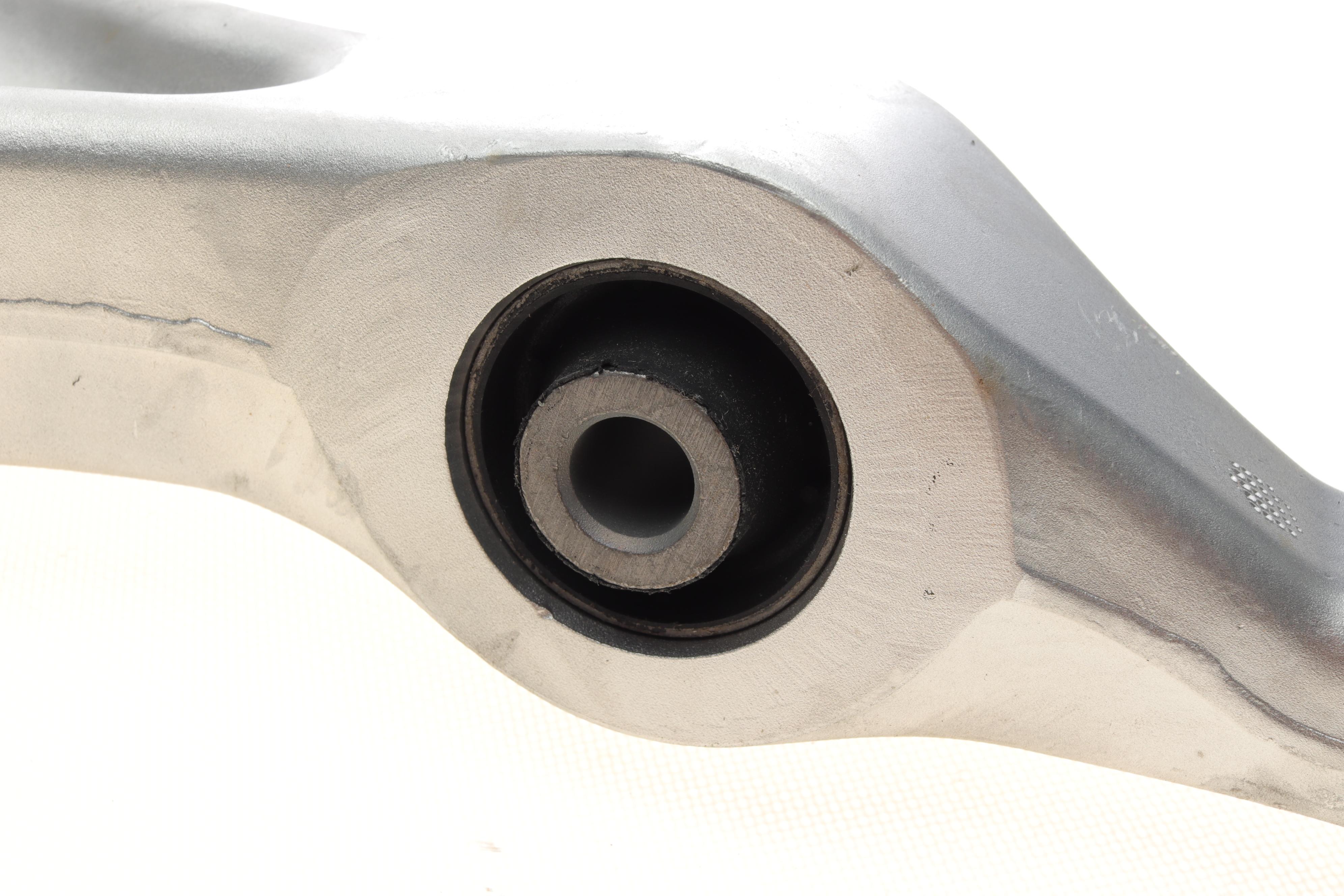 Важіль підвіски (передній/знизу) (L) Audi Q7 06-15/VW Touareg/Porsche Cayenne 07-