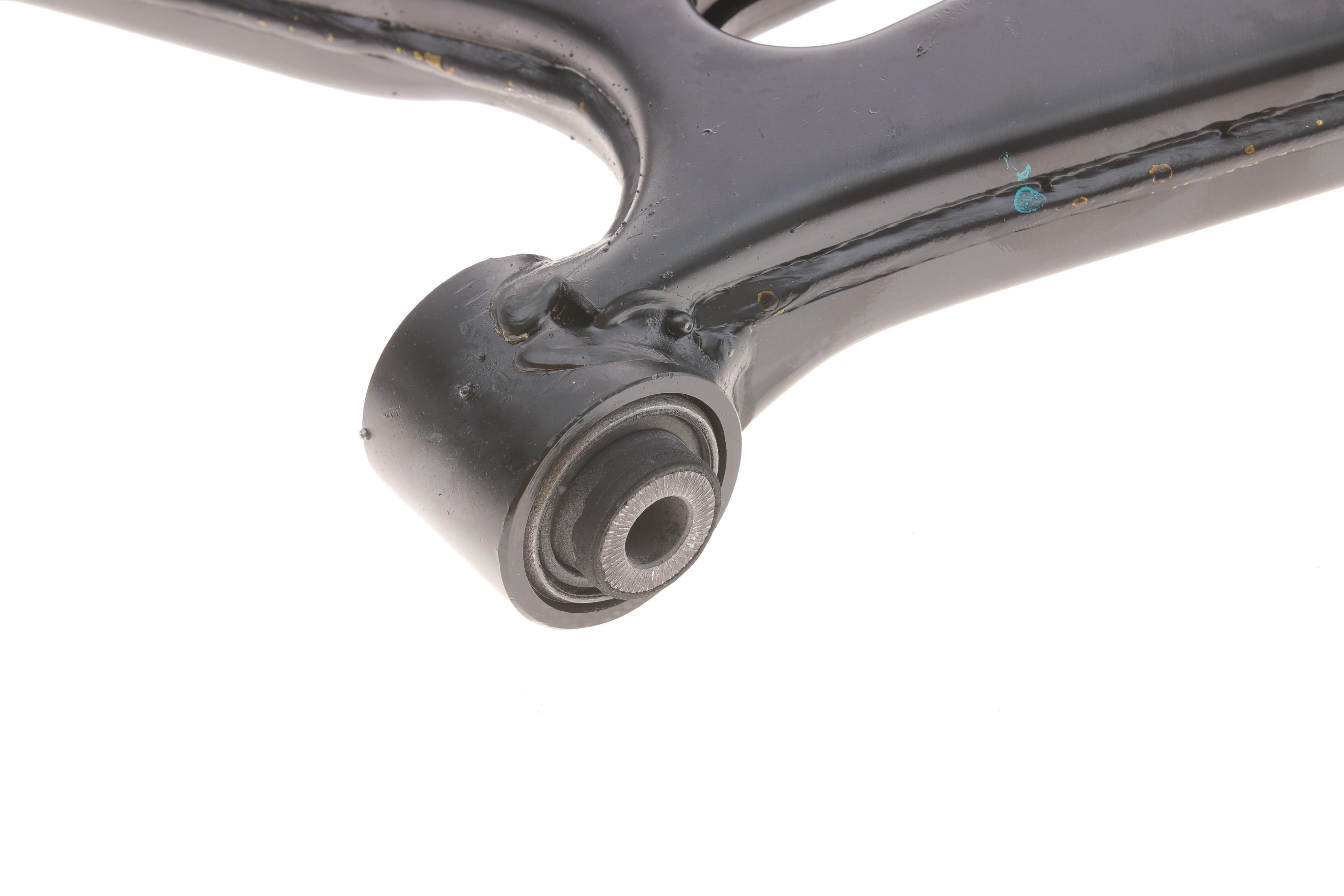 Важіль підвіски (передній/знизу) (R) Hyundai ix35/Kia Sportage 10-