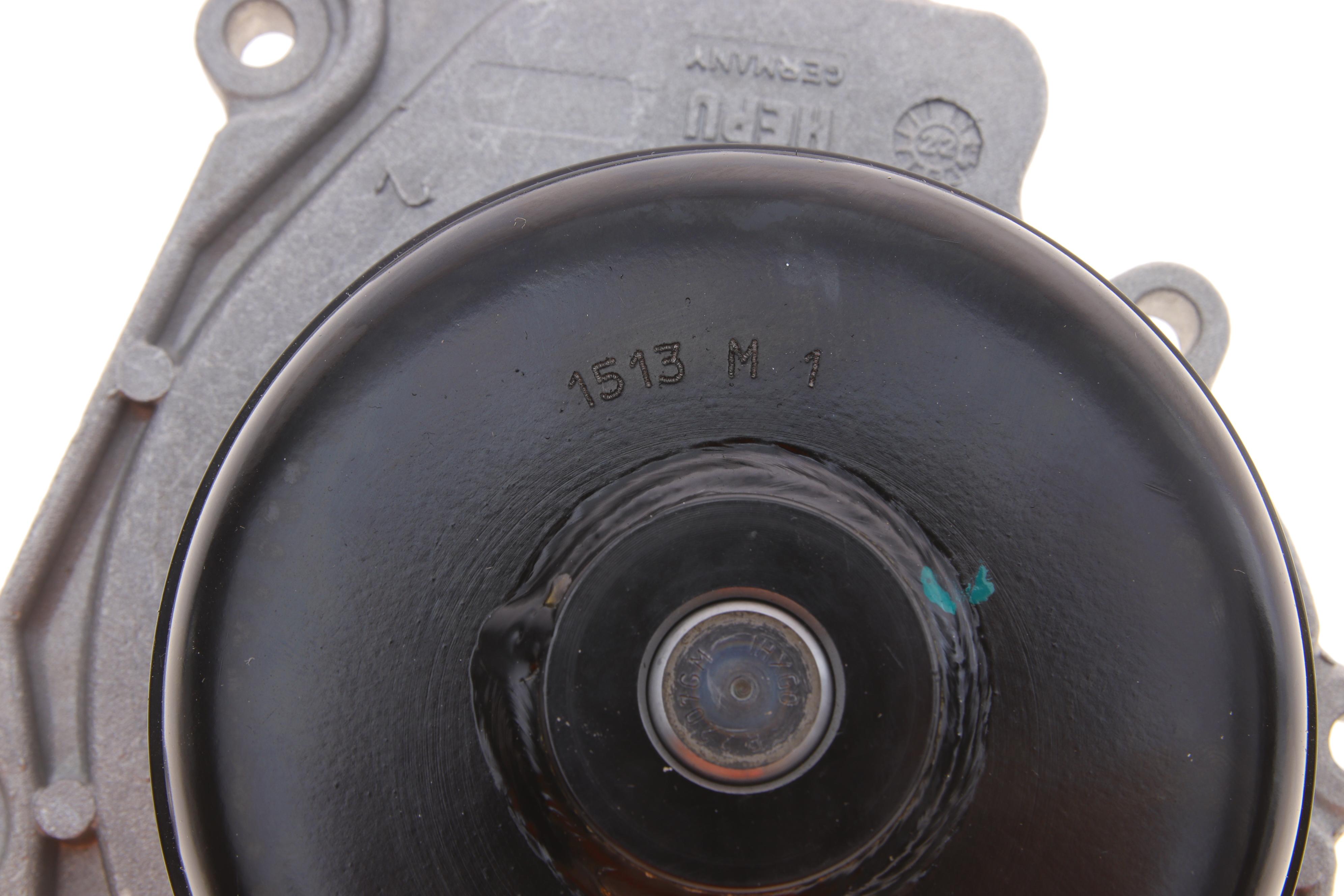 Помпа води MB C-class (W204/S204)/E-class (W212)/Vito (W447) (OM651) 08-(без прокладок)