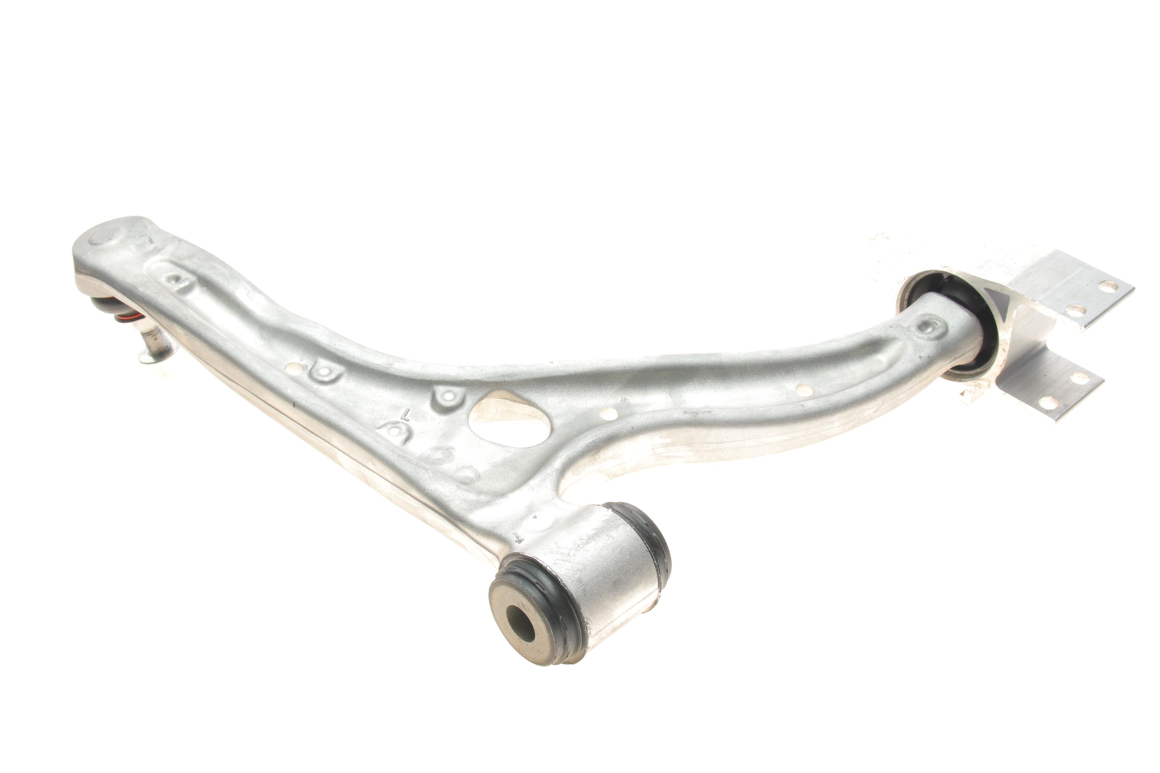 Важіль підвіски (передній/знизу) (L) MB A-class (W176)/B-class (W246/W242)/CLA-class (C117) 11- (d=2