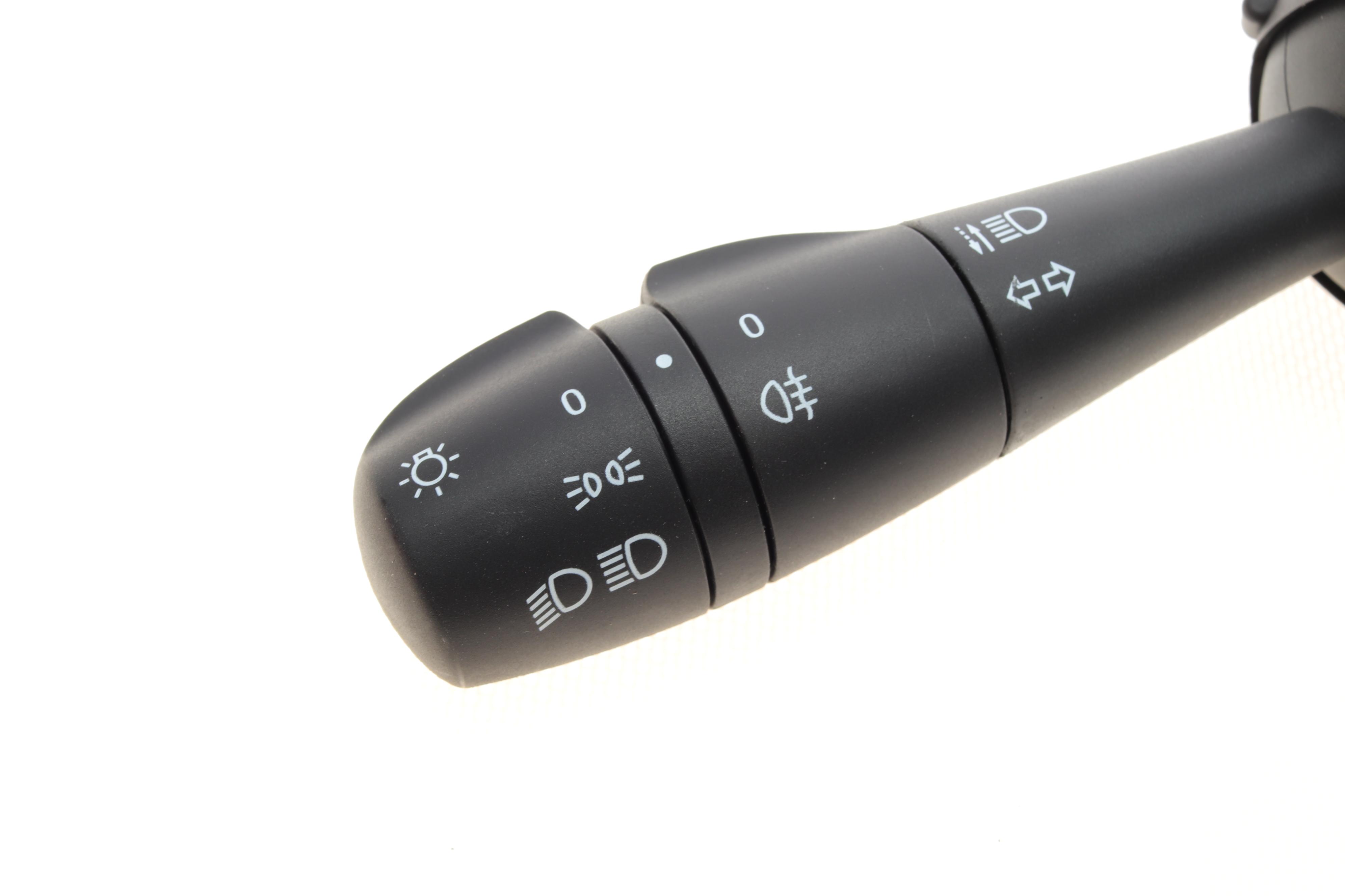 Переключатель подрулевой Renault Dokker/Duster/Logan 16- (L)