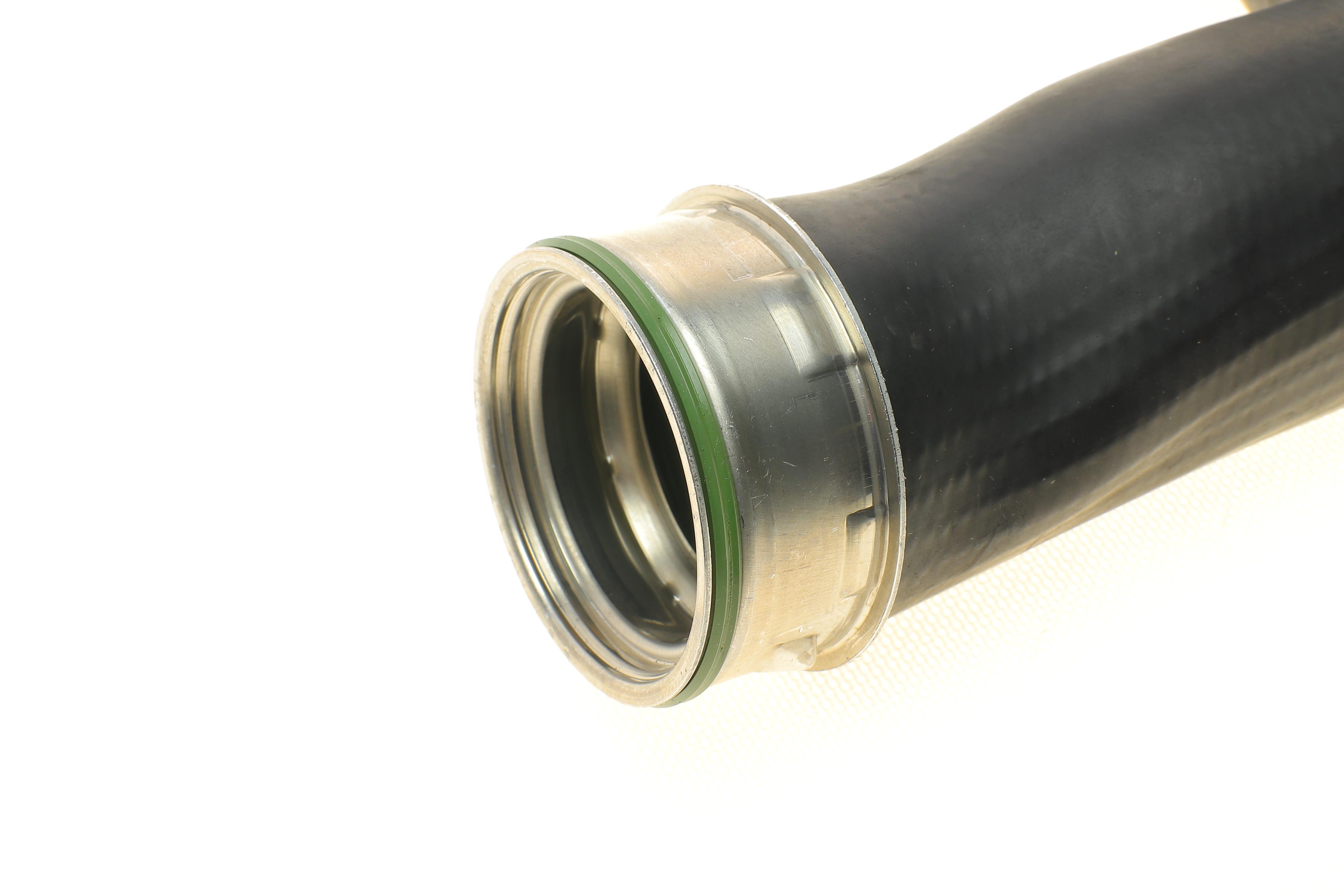 Патрубок інтеркулера (L) VW T5 2.5TDI 03-09