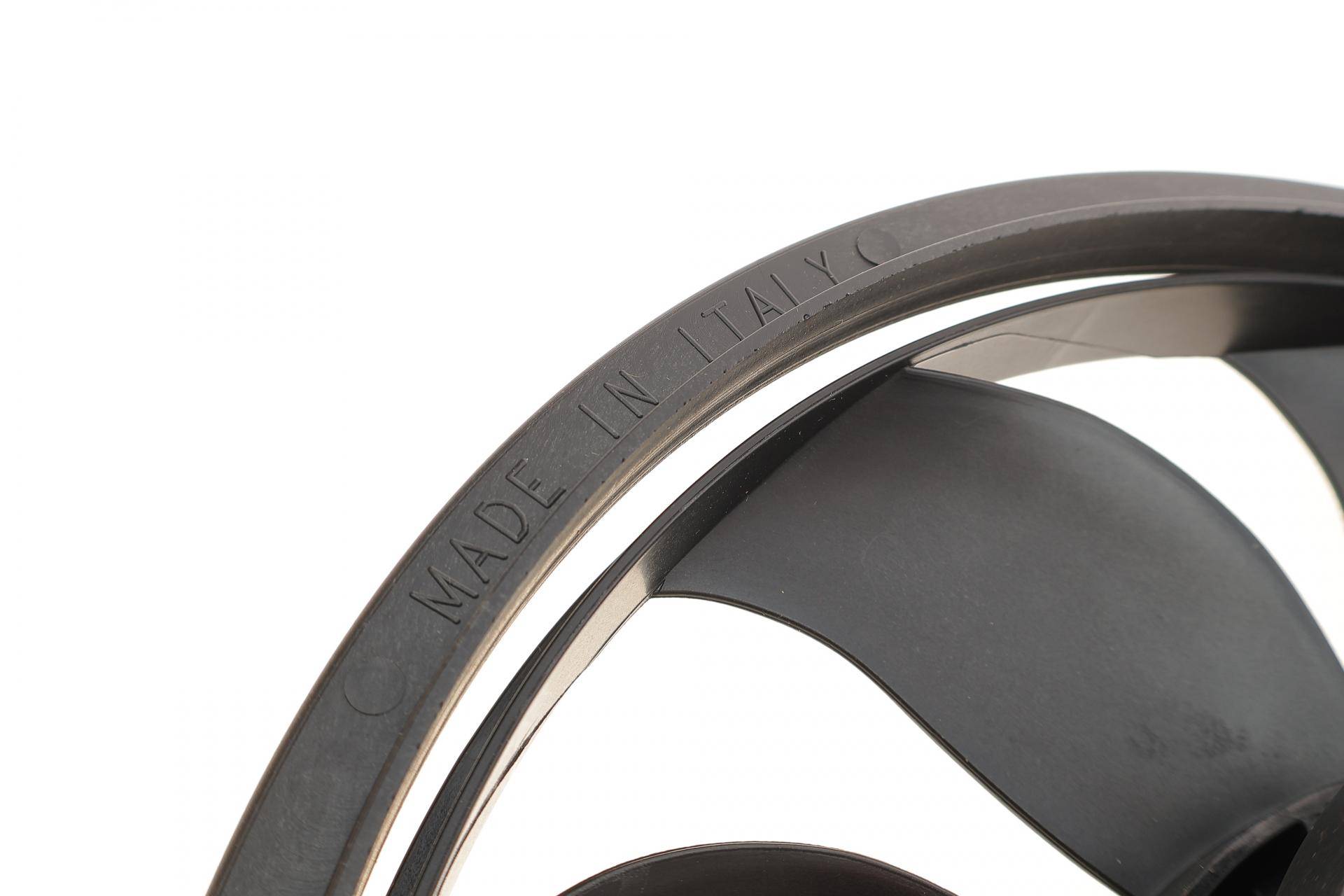 Вентилятор радіатора (електричний) Audi A4/A6 2.5/2.7D 97-05(пошкоджене кріплення)