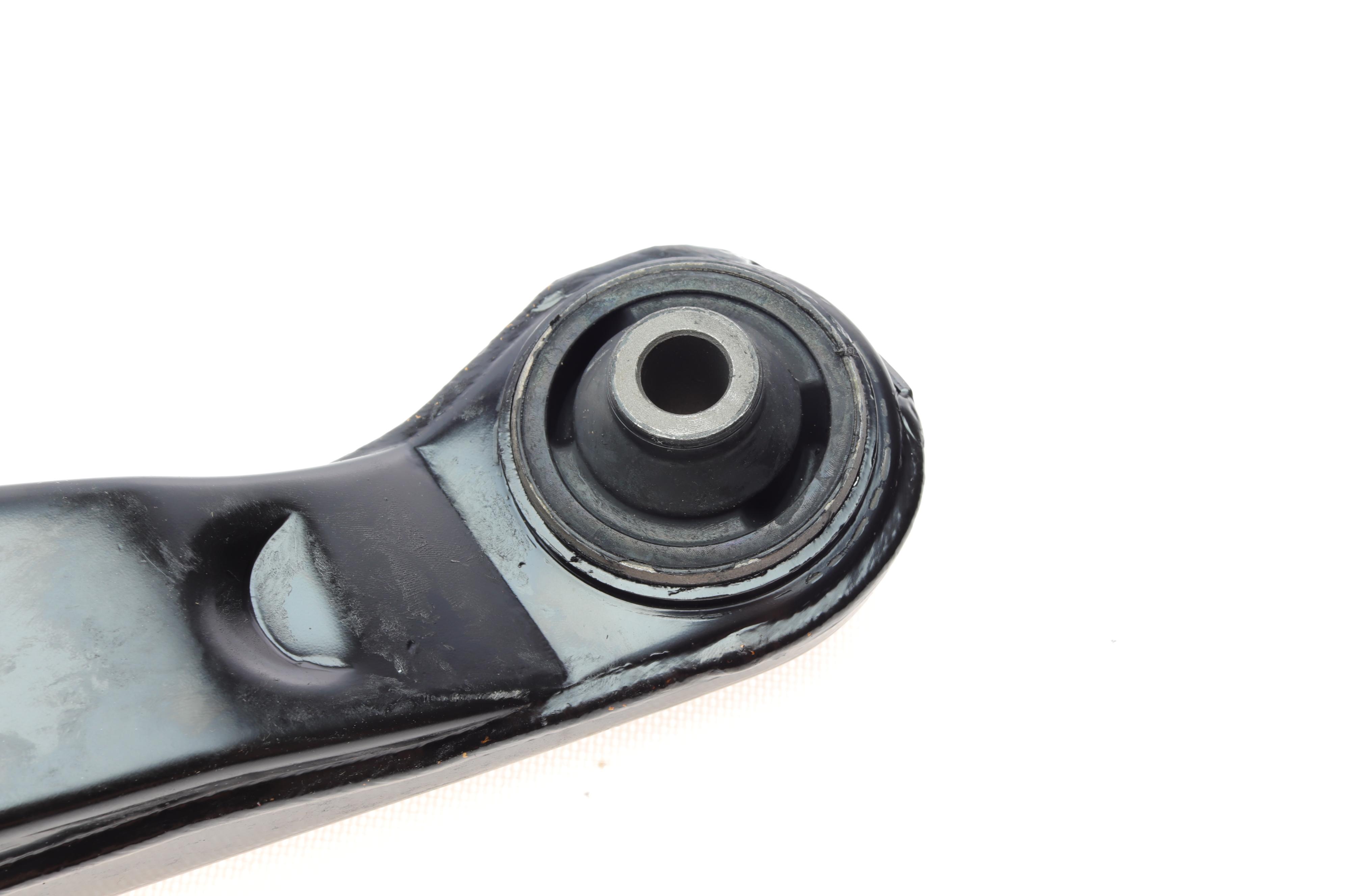 Важіль підвіски (передній/знизу) (L) Mitsubishi Lancer VII 03-13 (з кульовою)