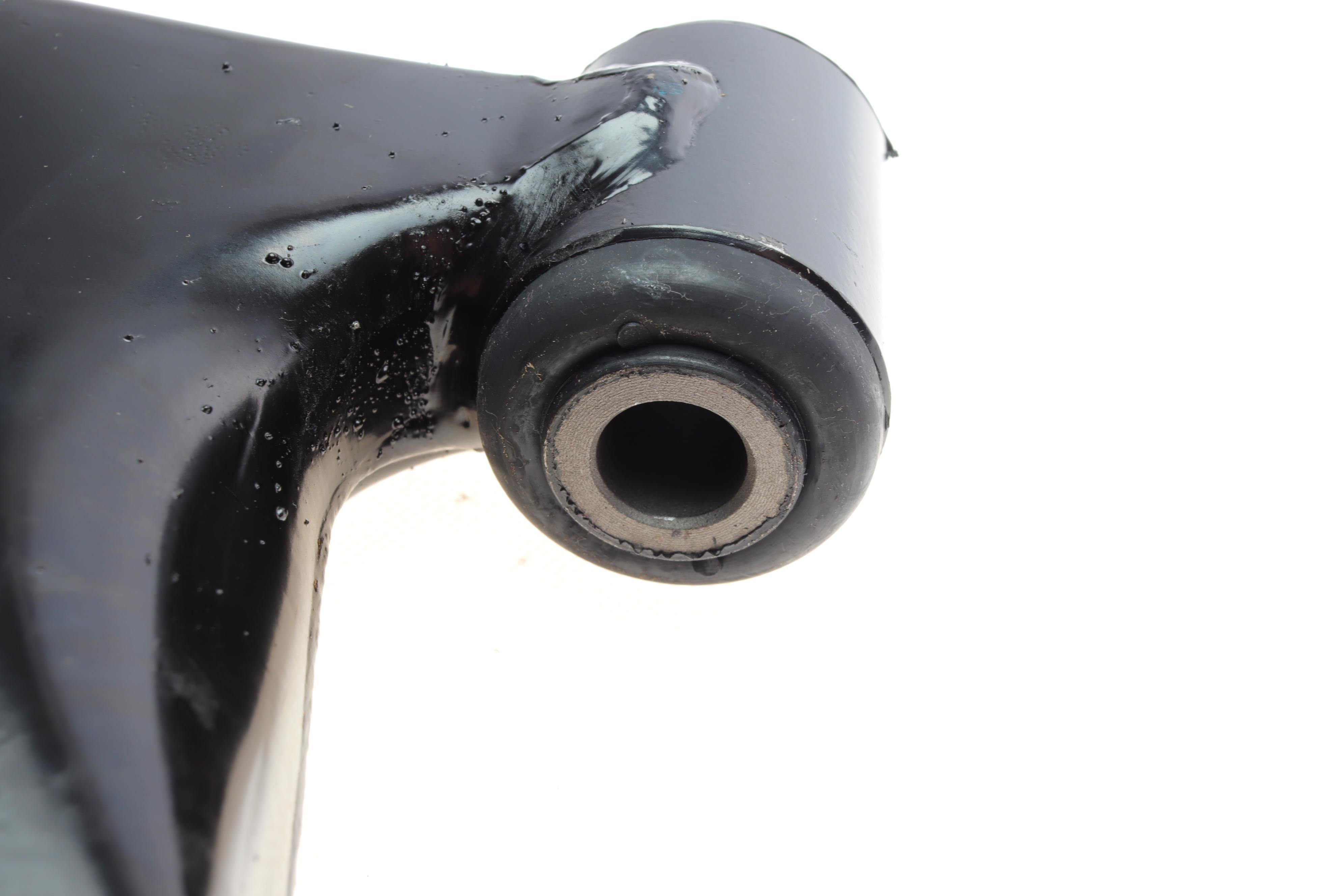 Важіль підвіски (передній/знизу) (L) Mitsubishi Lancer VII 03-13 (з кульовою)