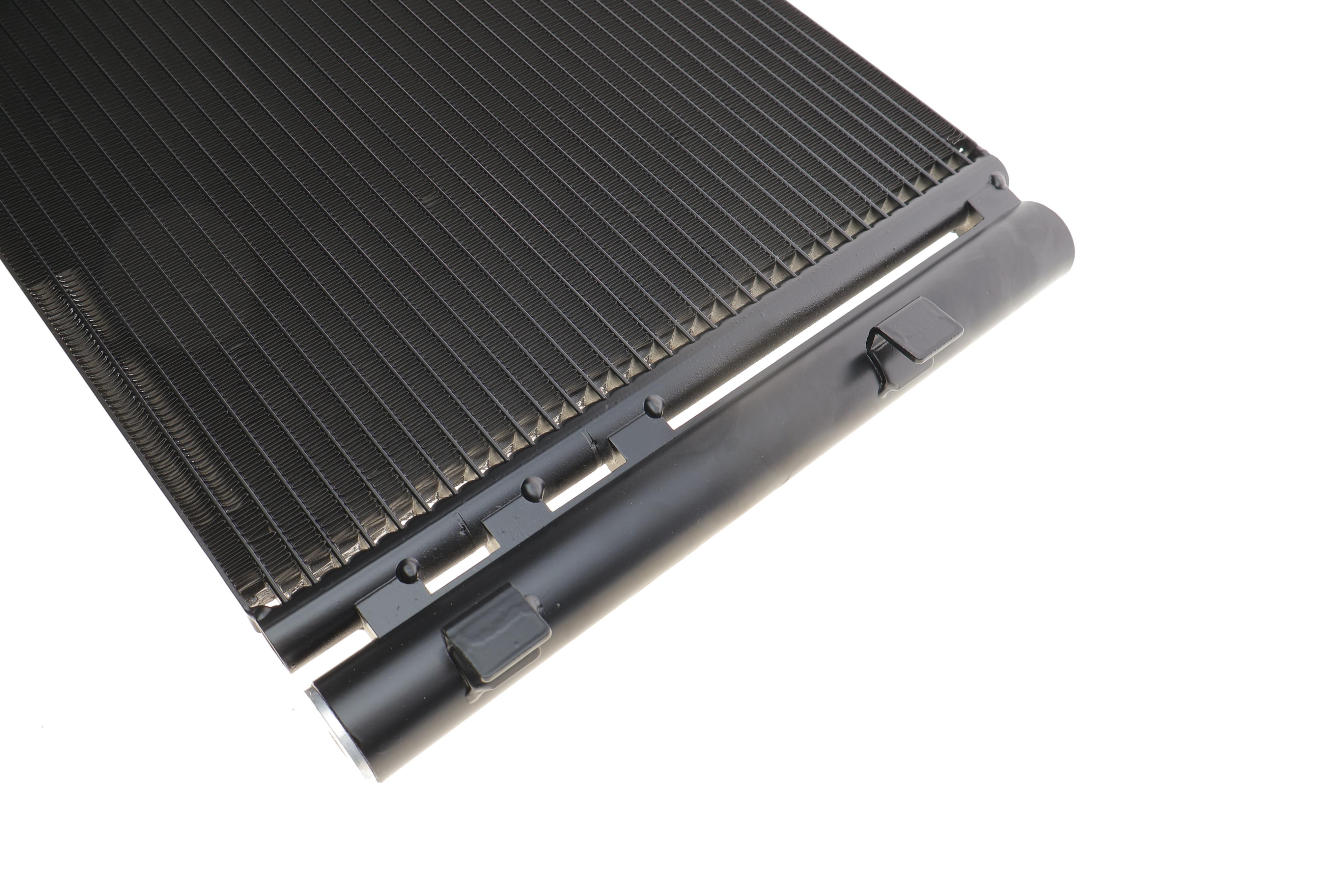 Радіатор кондиціонера Dacia Duster 1.5D 10-18