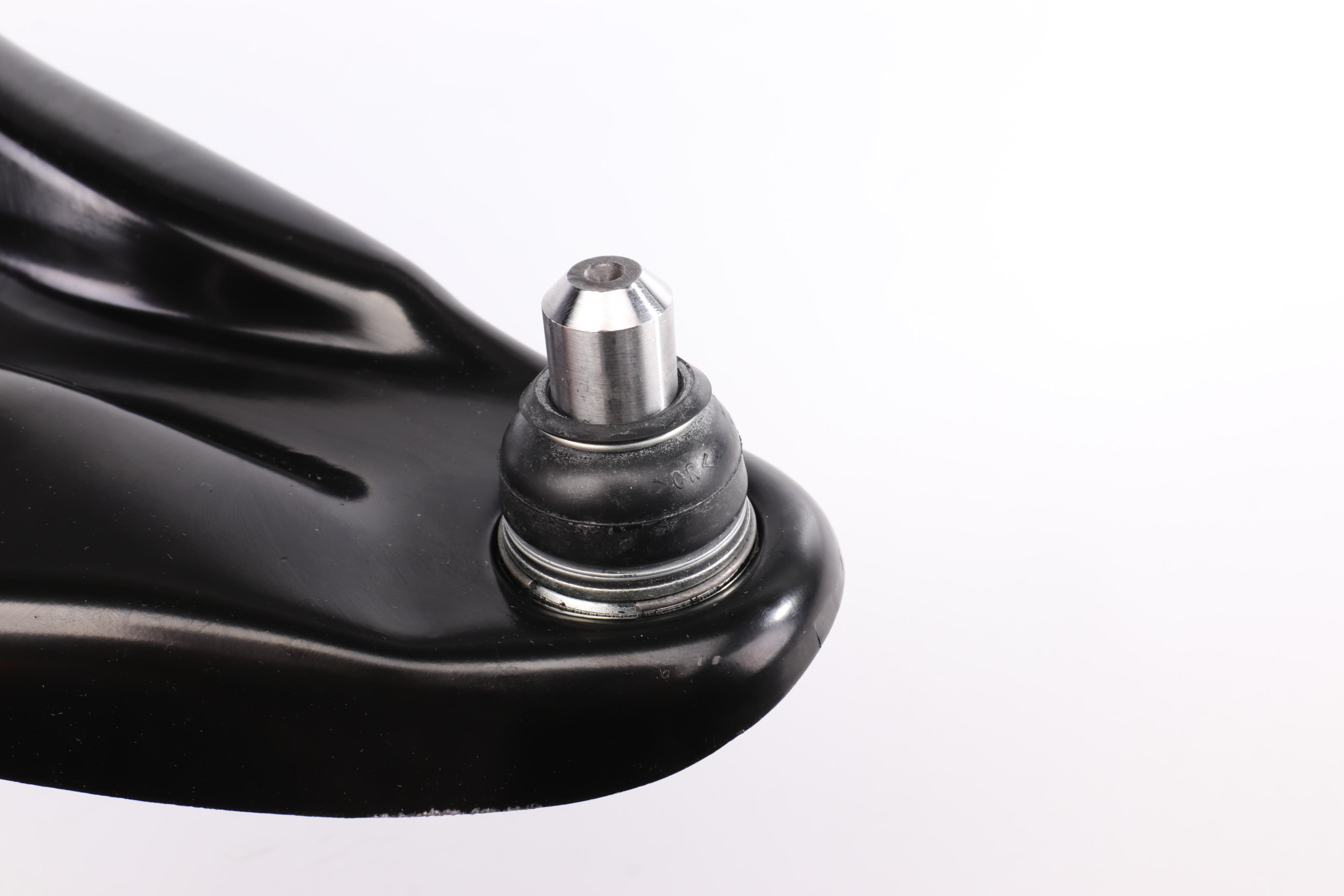 Важіль підвіски (передній/знизу) (R) Dacia Dokker/Lodgy 12-/Renault Logan II/Sandero 13- (з кульовою