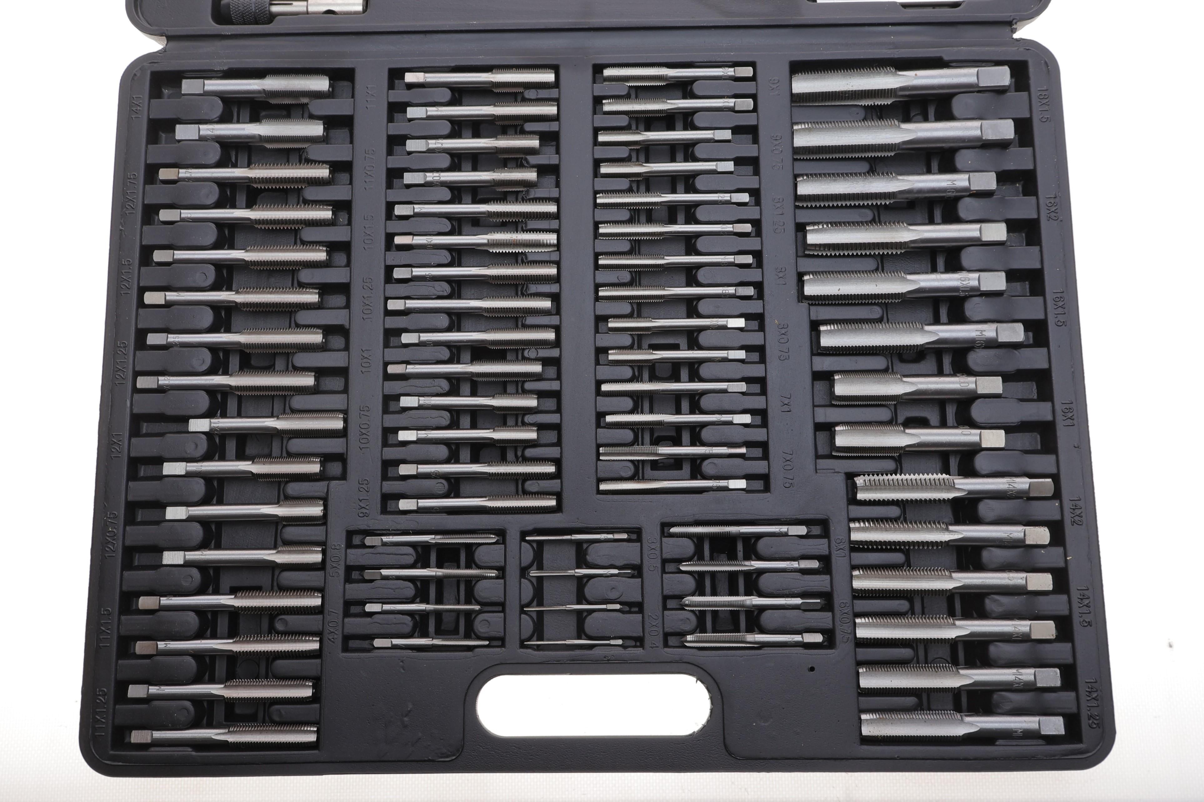 Набір інструментів для нарізки різьби (мітчики і плашки) 110 од.