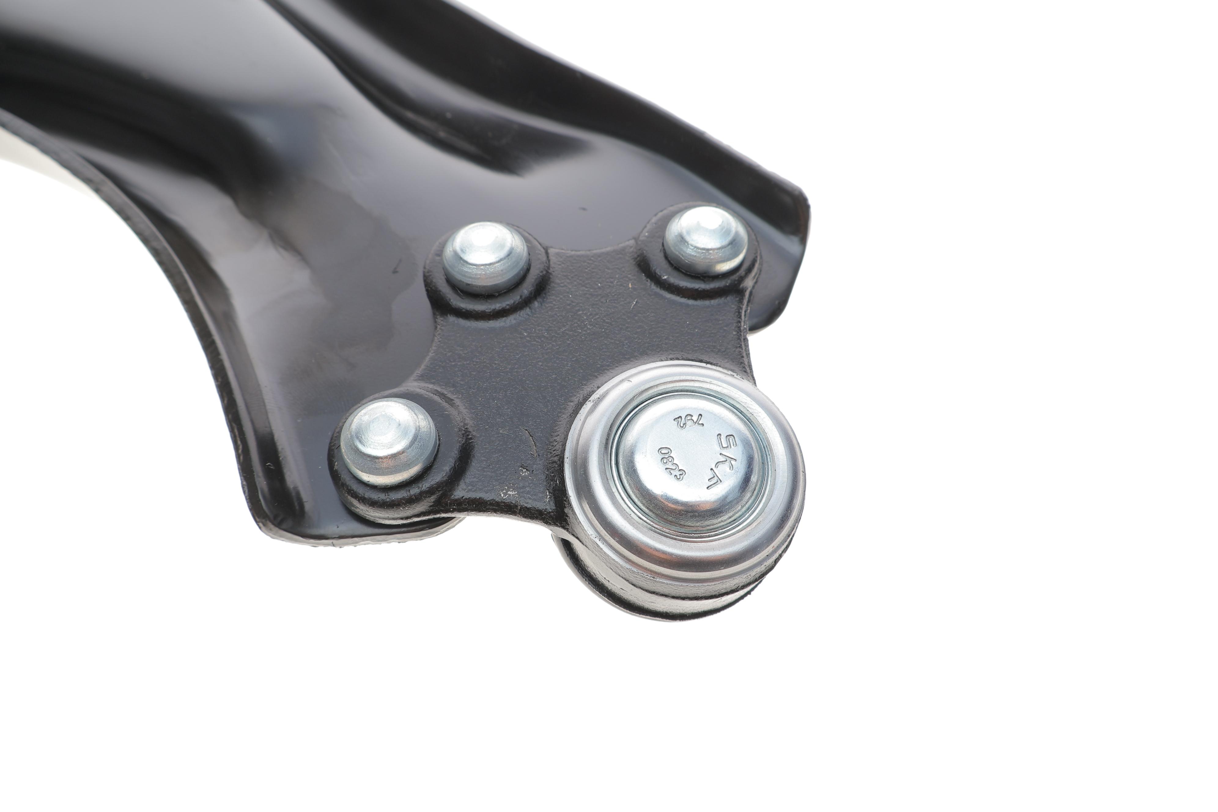 Важіль підвіски (передній/знизу) (L) Citroen C3 09-/Peugeot 208 12- (з кульовою)