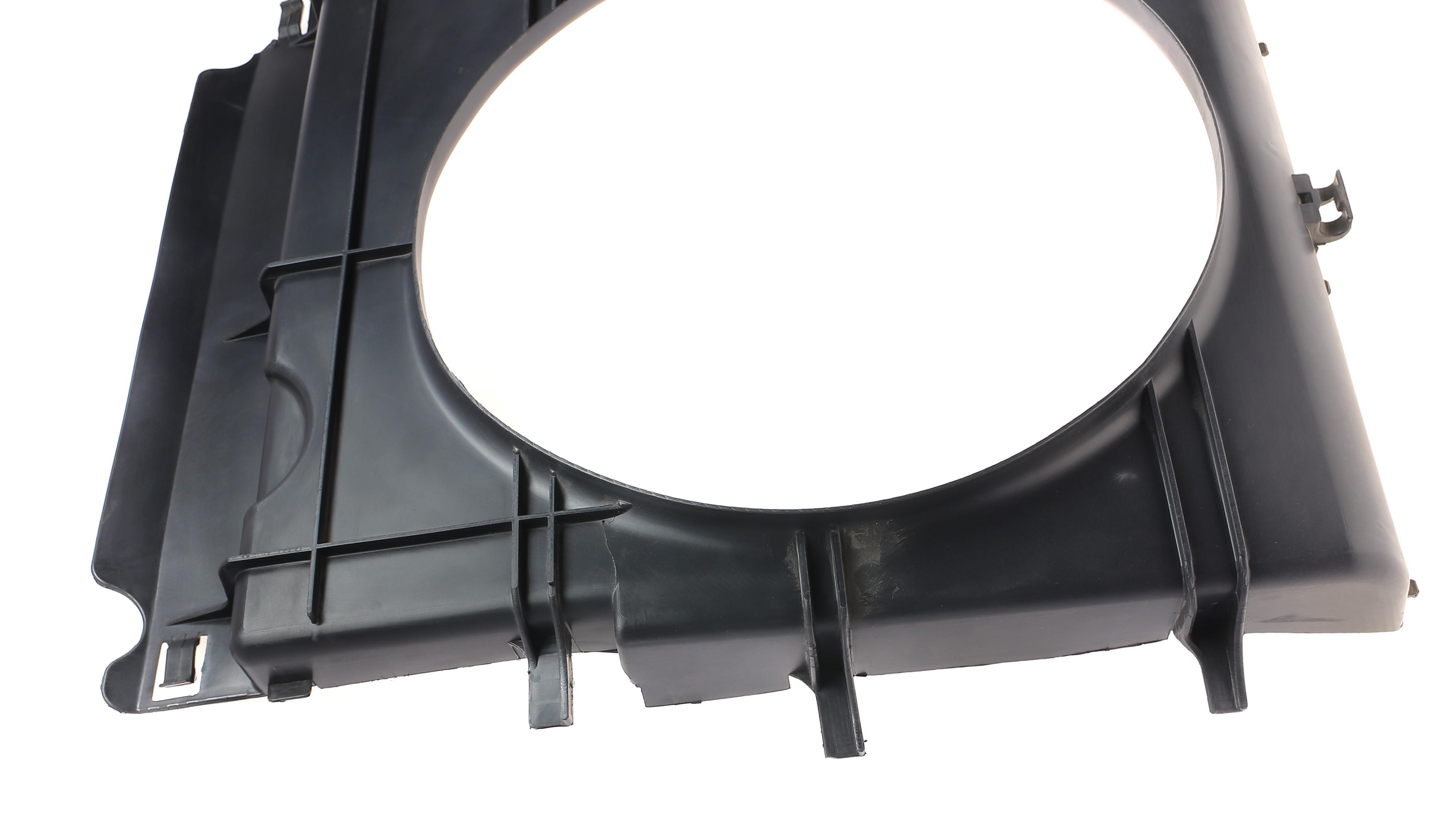 Дифузор радіатора MB Sprinter 06- (5054)(незначне пошкодження)