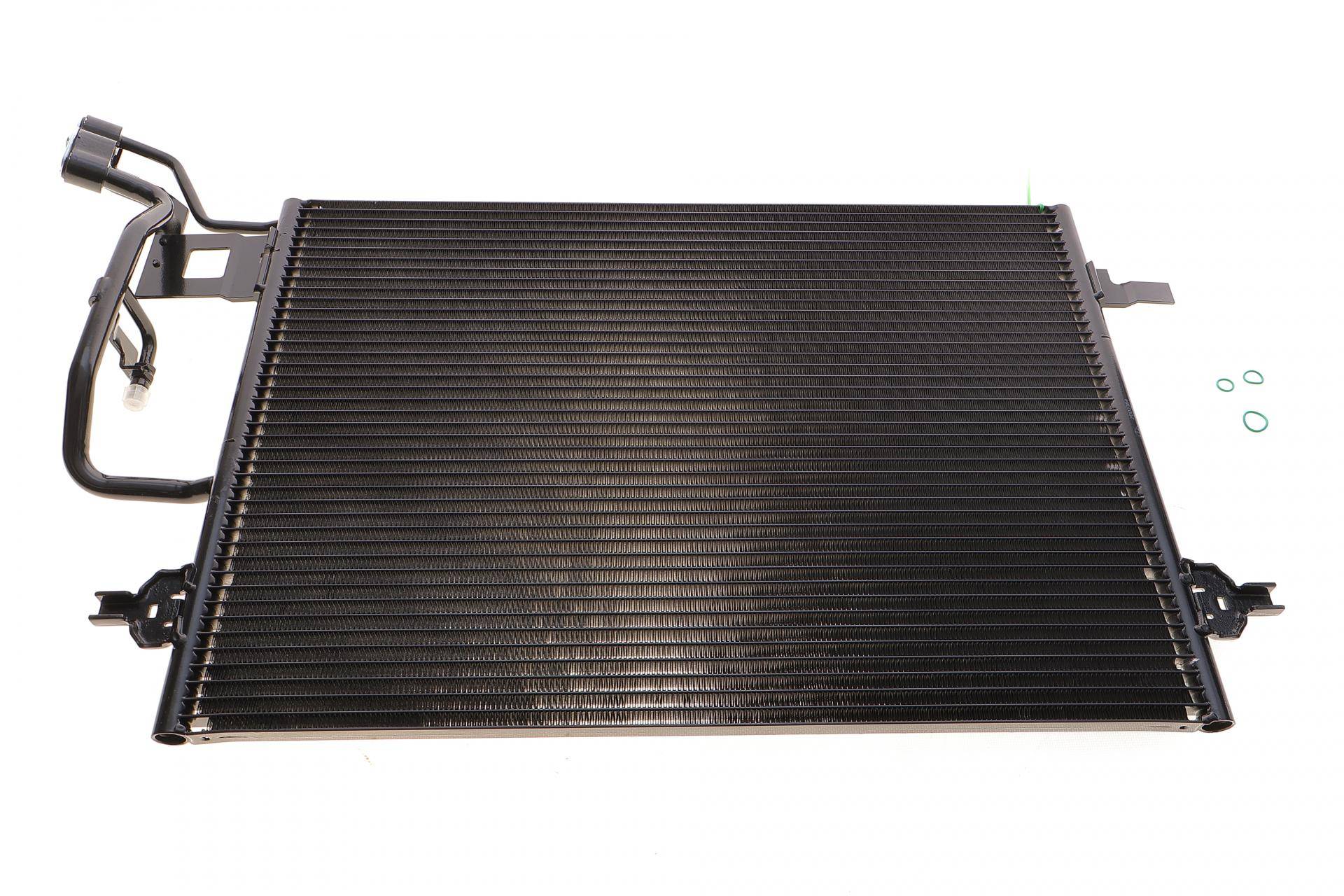 Радіатор кондиціонера VW Passat 1.6-2.8/2.5 TDI 96-05