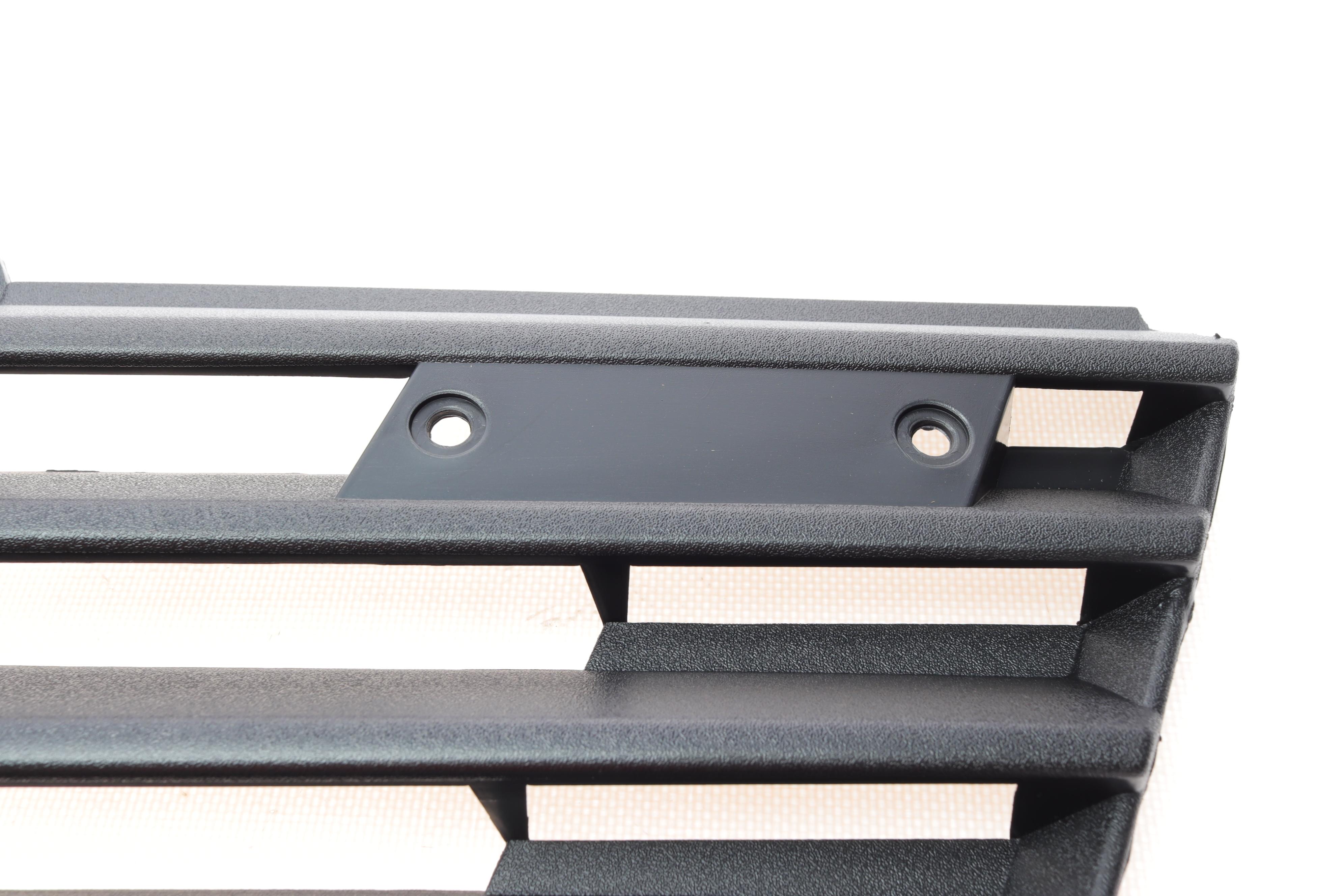 Решітка радіатора MB Sprinter 96-06 (незначне пошкодження)