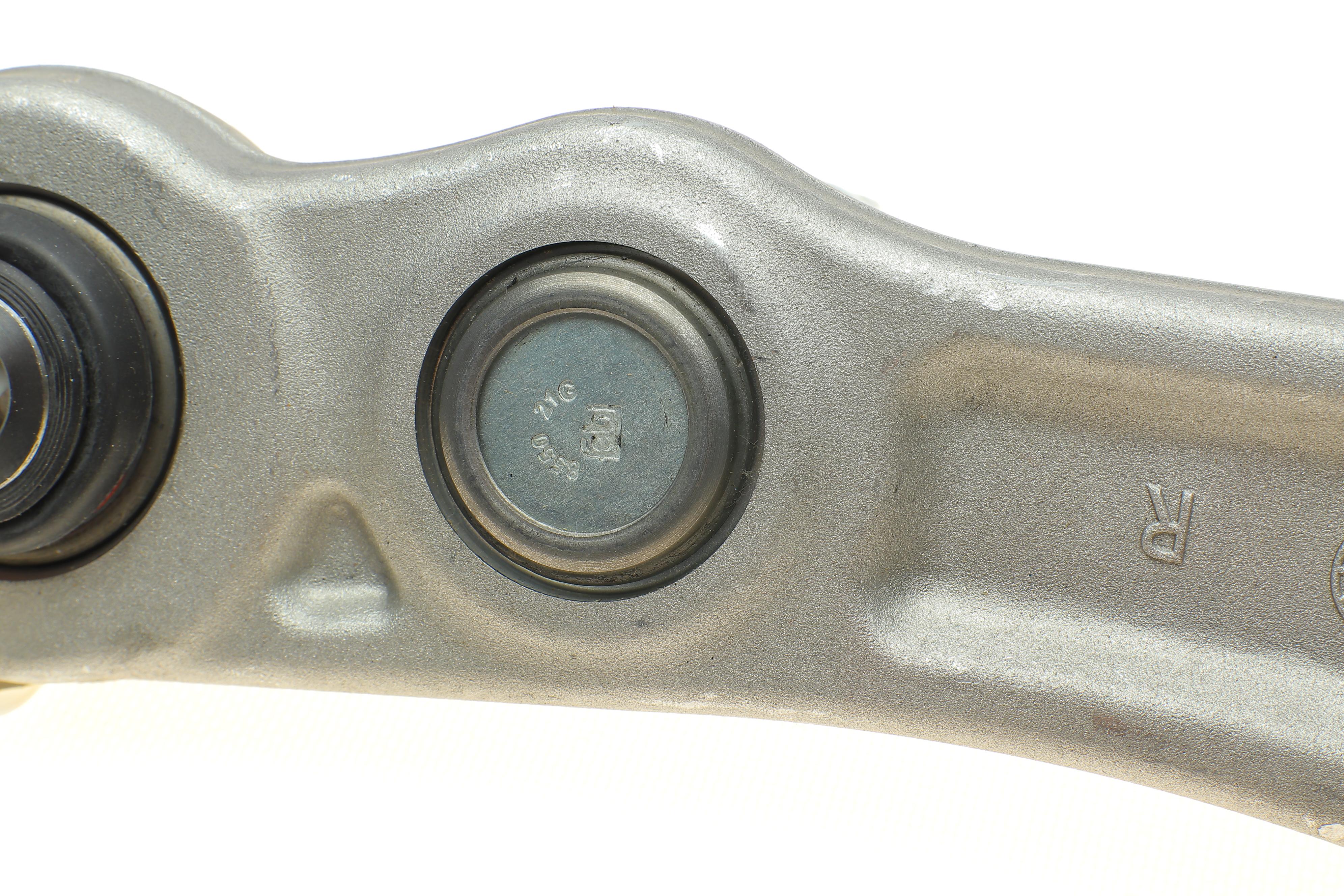 Важіль підвіски (передній) (R) MB C-class (W205)/E-class (W213) 13-