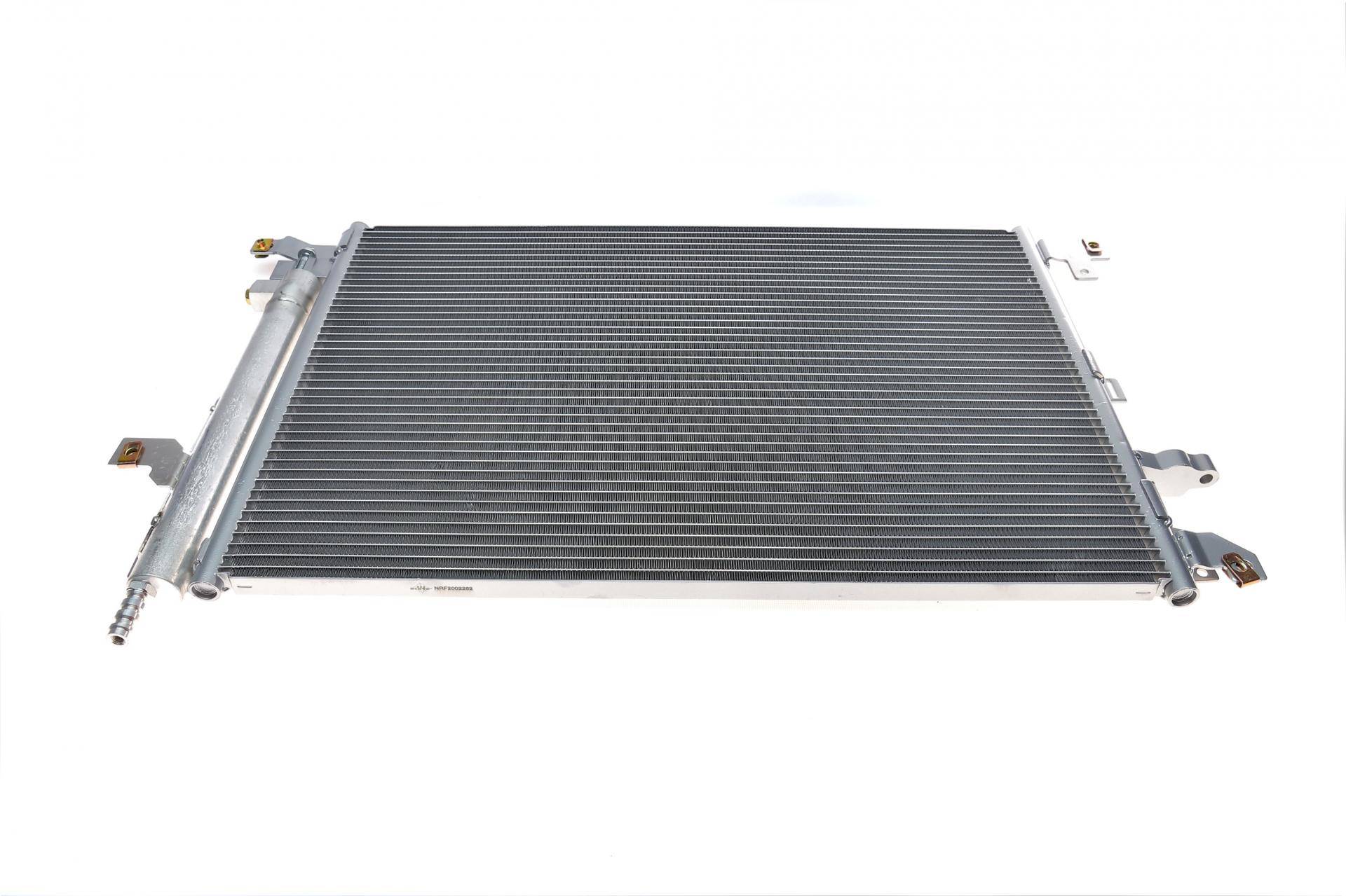 Радіатор кондиціонера Volvo XC70 II/XC90 I 2.4D-4.4 02-14