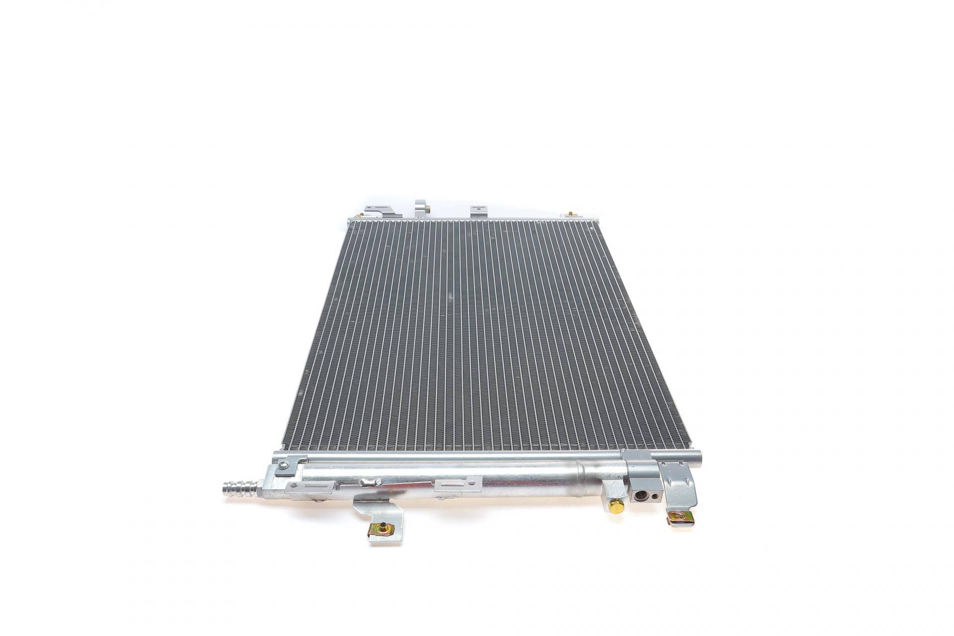 Радіатор кондиціонера Volvo XC70 II/XC90 I 2.4D-4.4 02-14