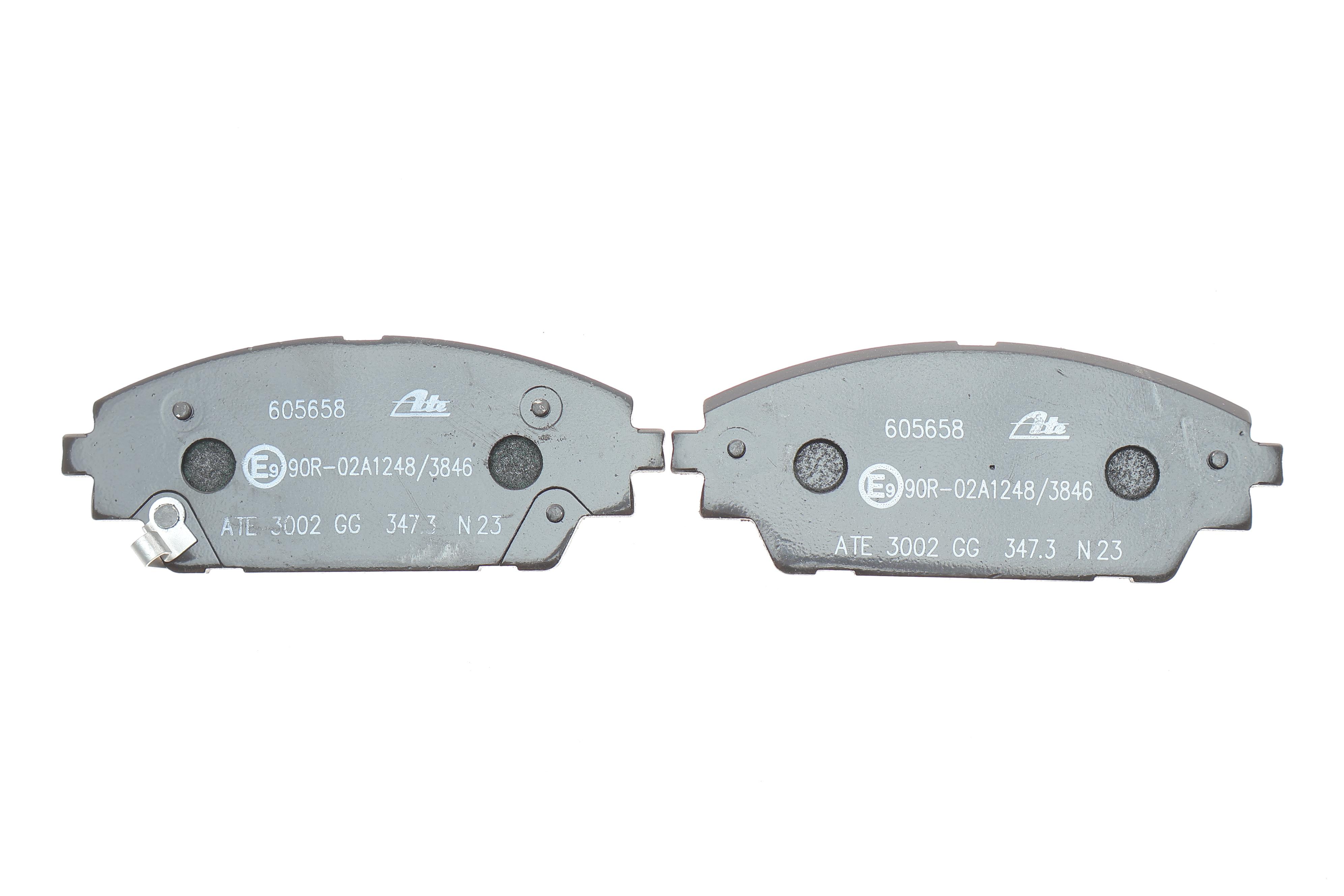 Колодки гальмівні (передні) Mazda 3 13-/CX-3 15- (Akebono)