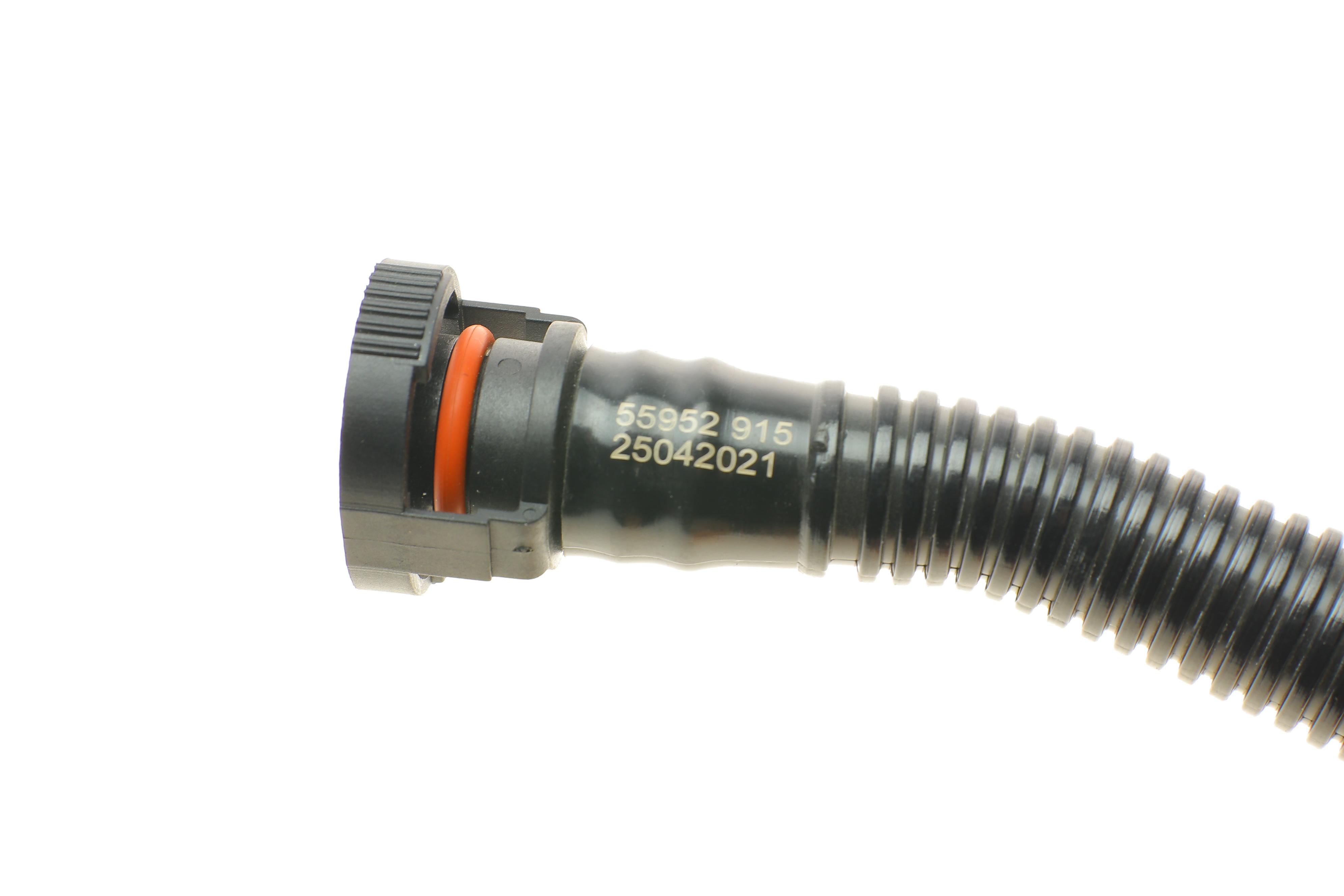 Патрубок вентиляции картера VW Golf V/Passat 2.0 GTI/FSI 04-10