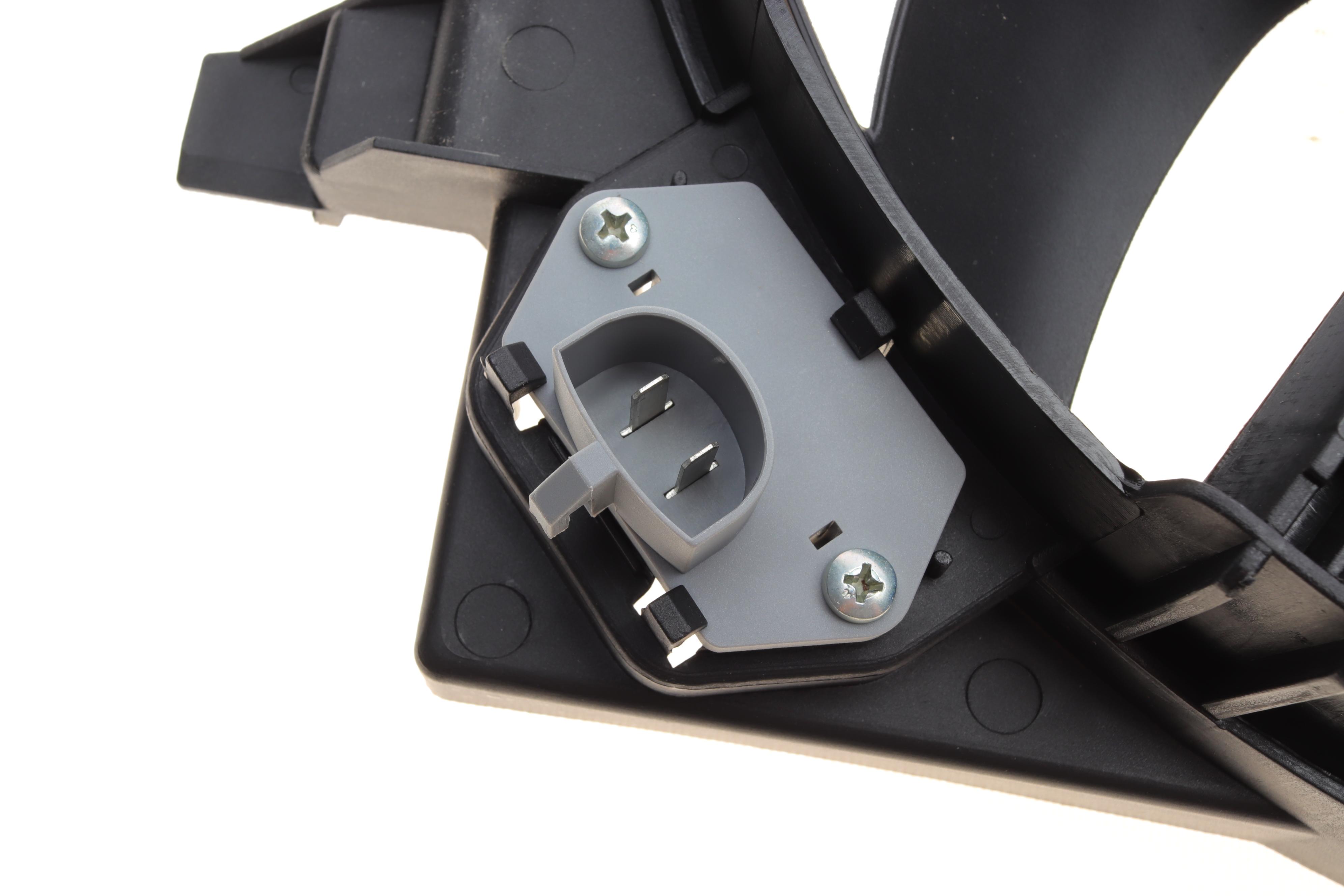 Вентилятор радіатора Ford Fiesta/Fusion 1.6D/2.0 04-12 (з дифузором)