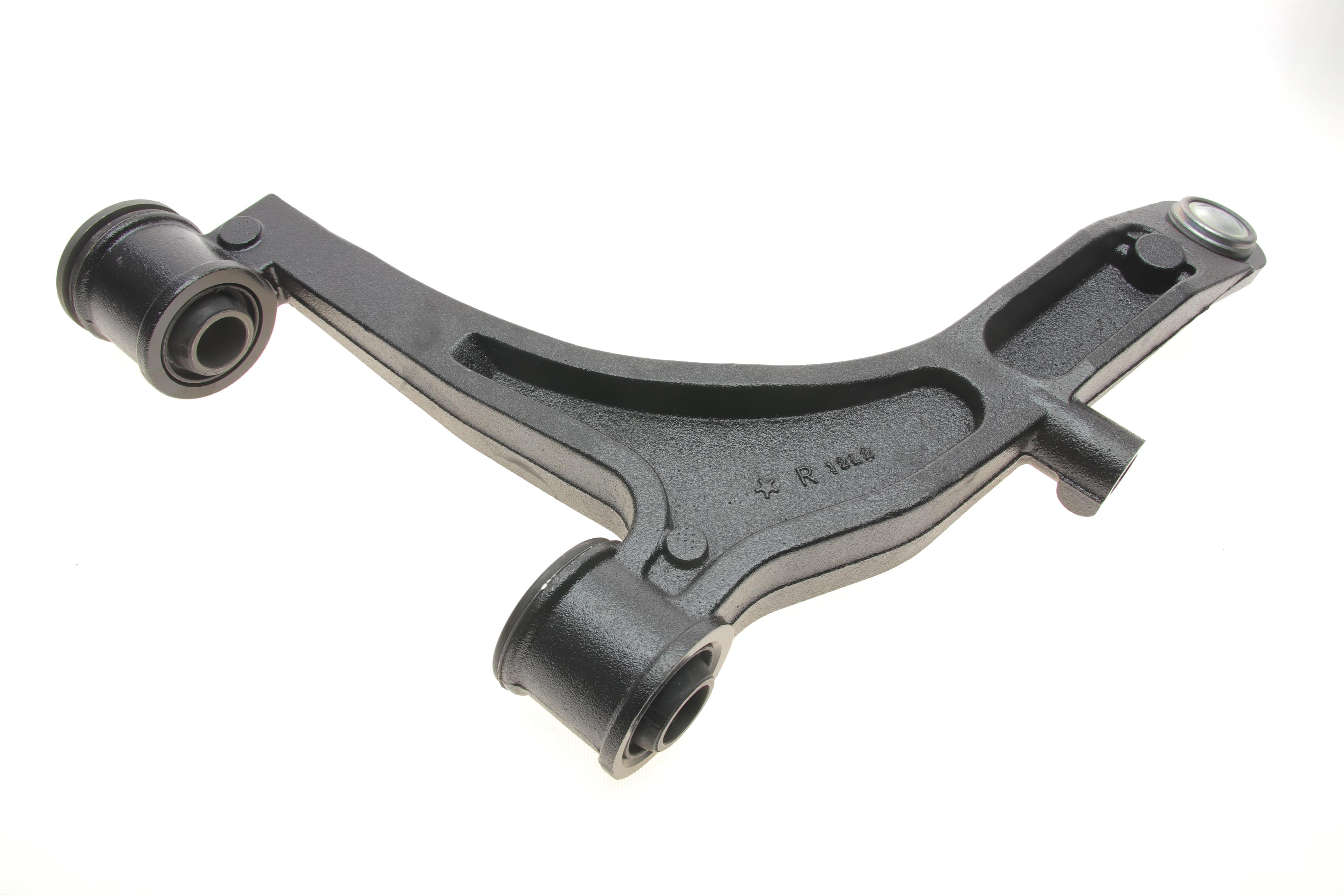 Важіль підвіски (передній/знизу) (R) Renault Master II/Opel Movano 98-/Nissan 02- (з кульовою d=22mm