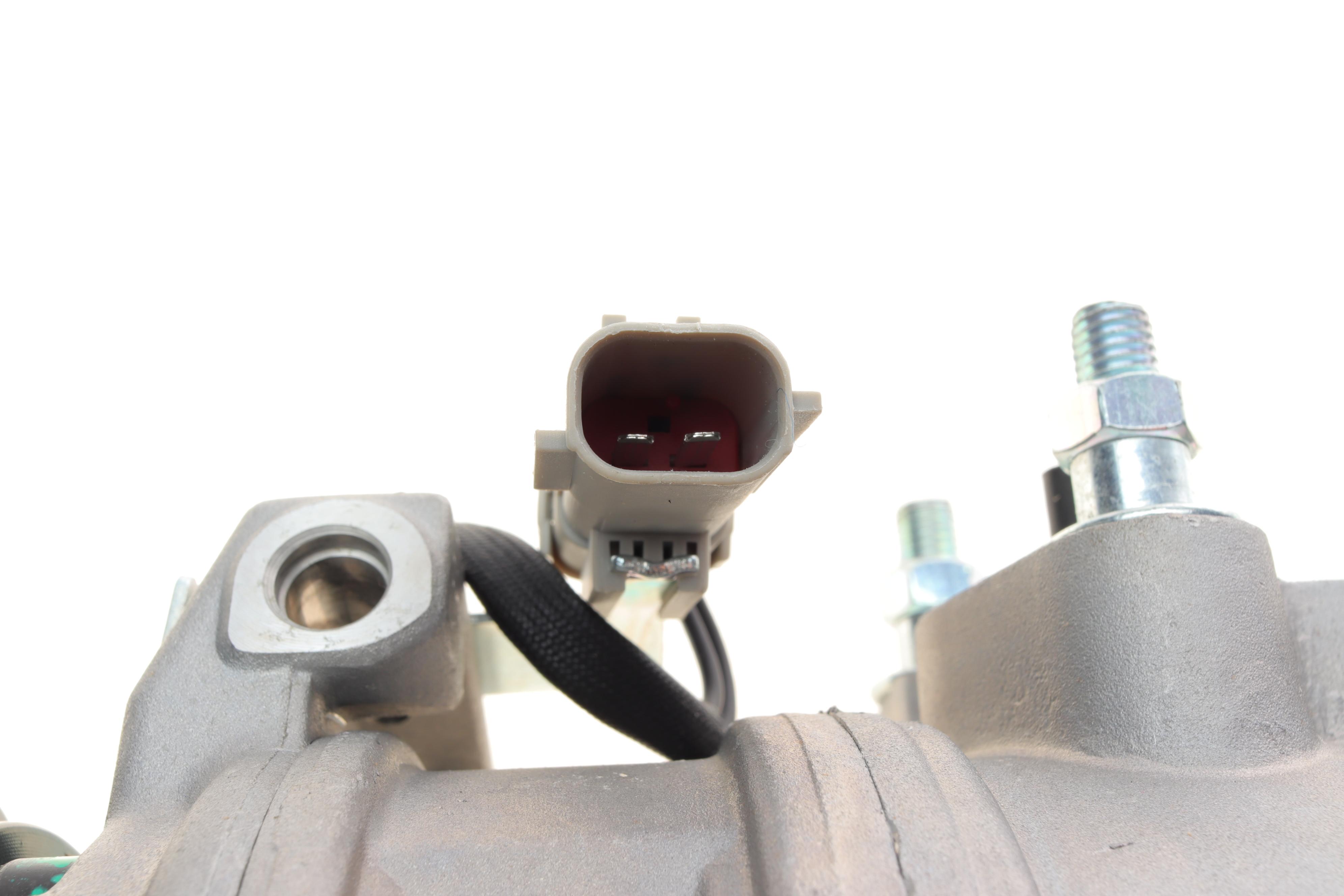 Компресор кондиціонера Chrysler Voyager 2.5/2.8CRD 00-08