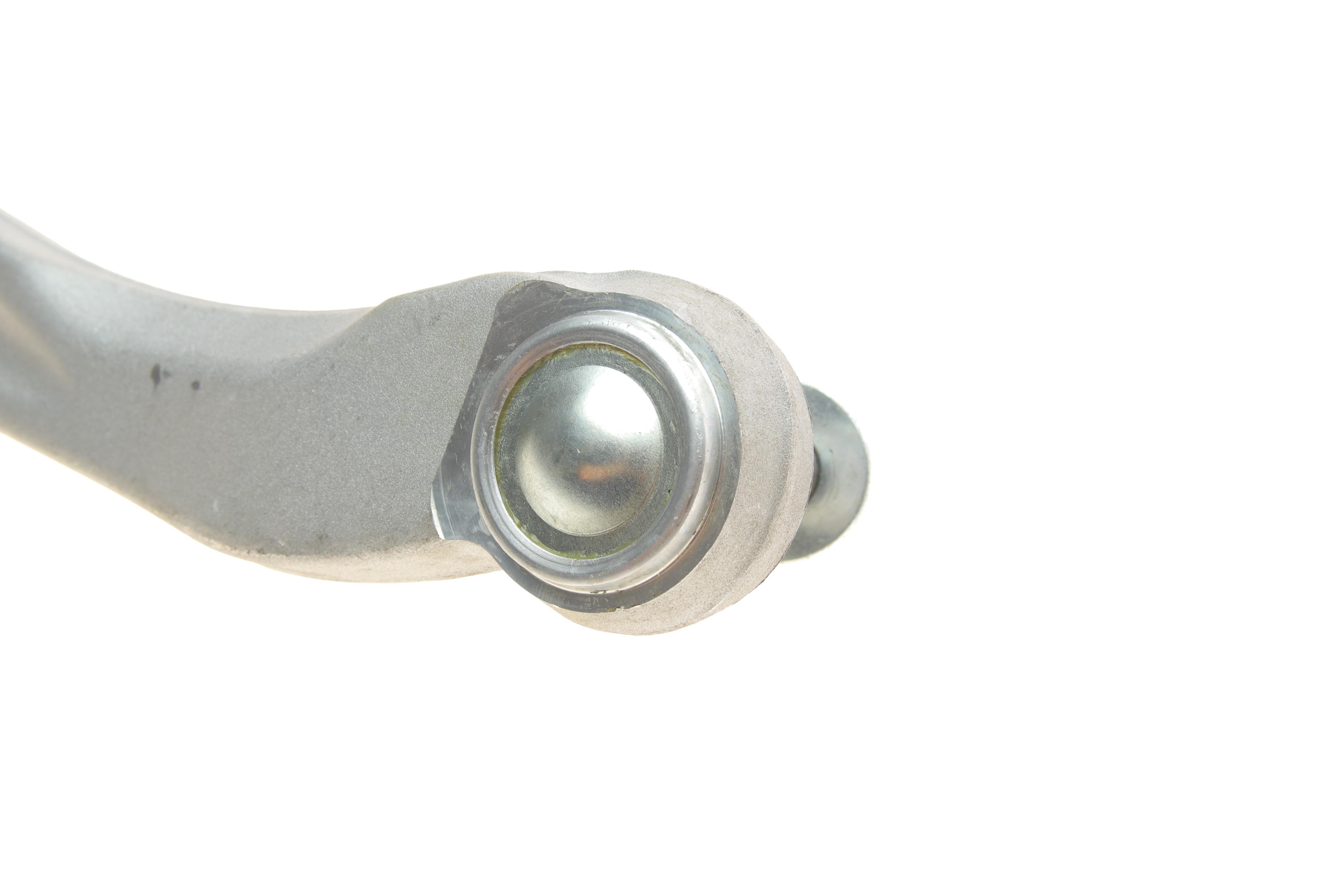 Важіль підвіски (передній/знизу/ззаду) (R) Audi A8 02-10