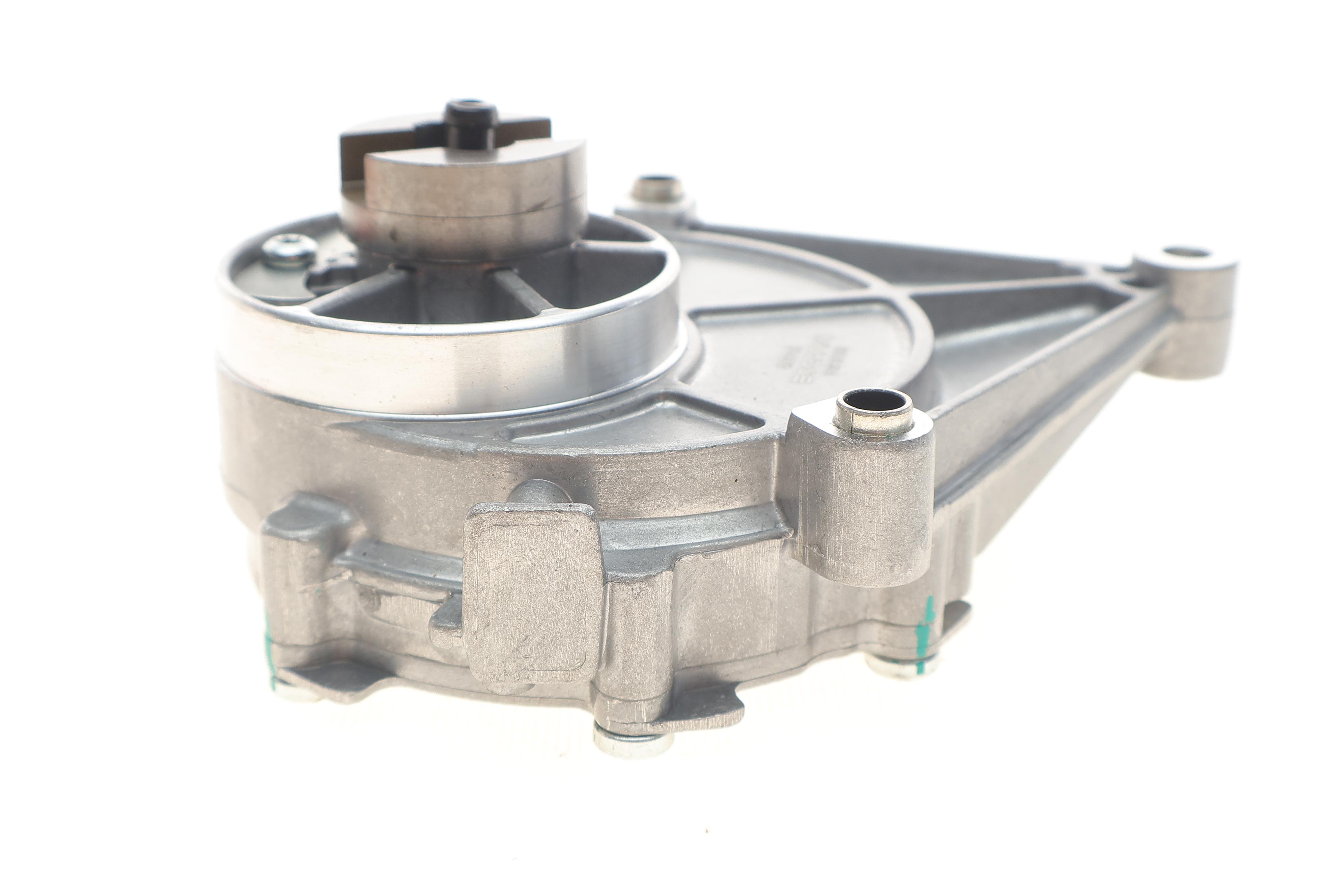 Насос вакуумний BMW 1 (E81-88)/3 (E46-93)/X3 (E83)/Z4 (E85) 1.8/2.0 00-15 (N46)