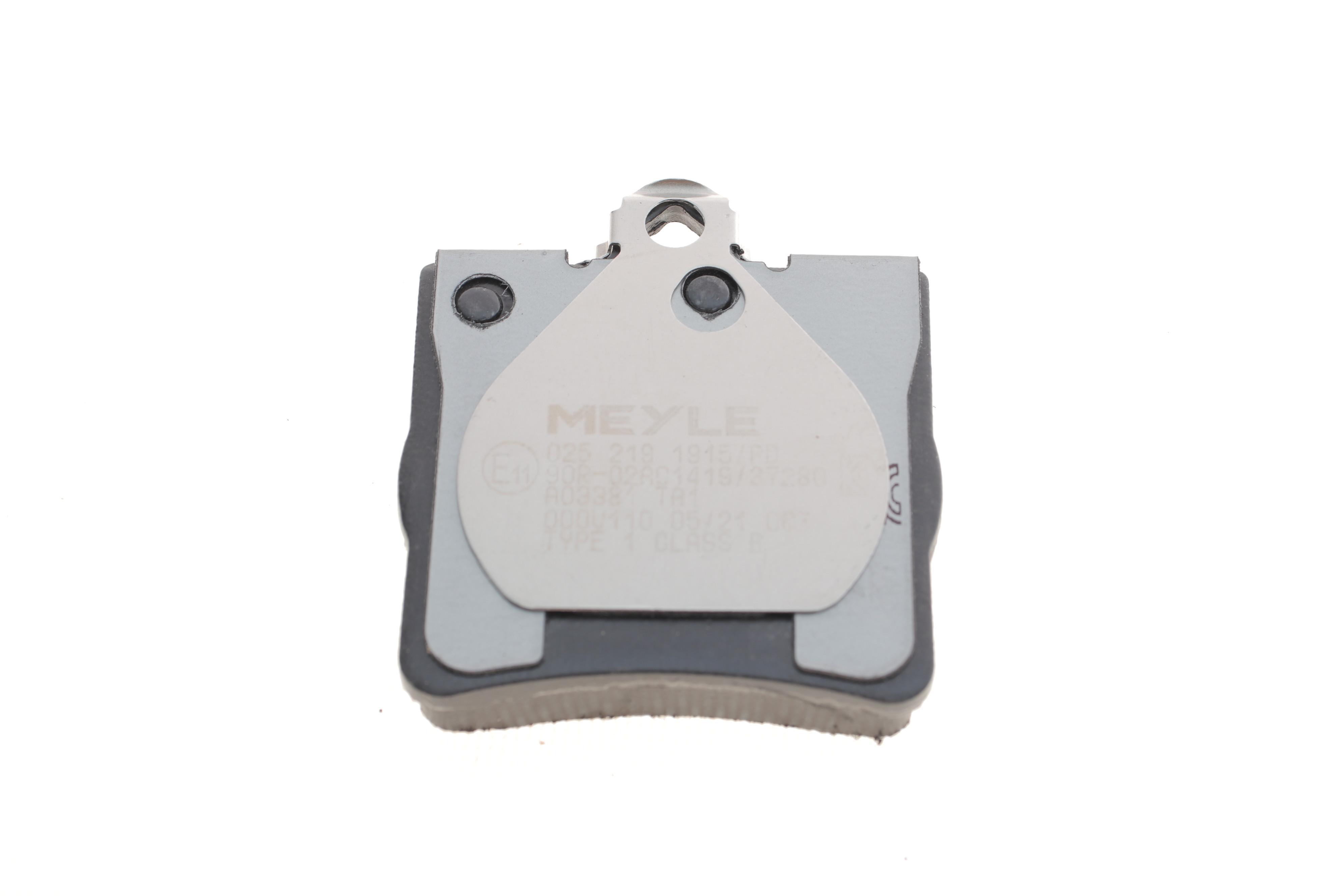 Колодки гальмівні (задні) MB (W202/203/208/210) 93-11