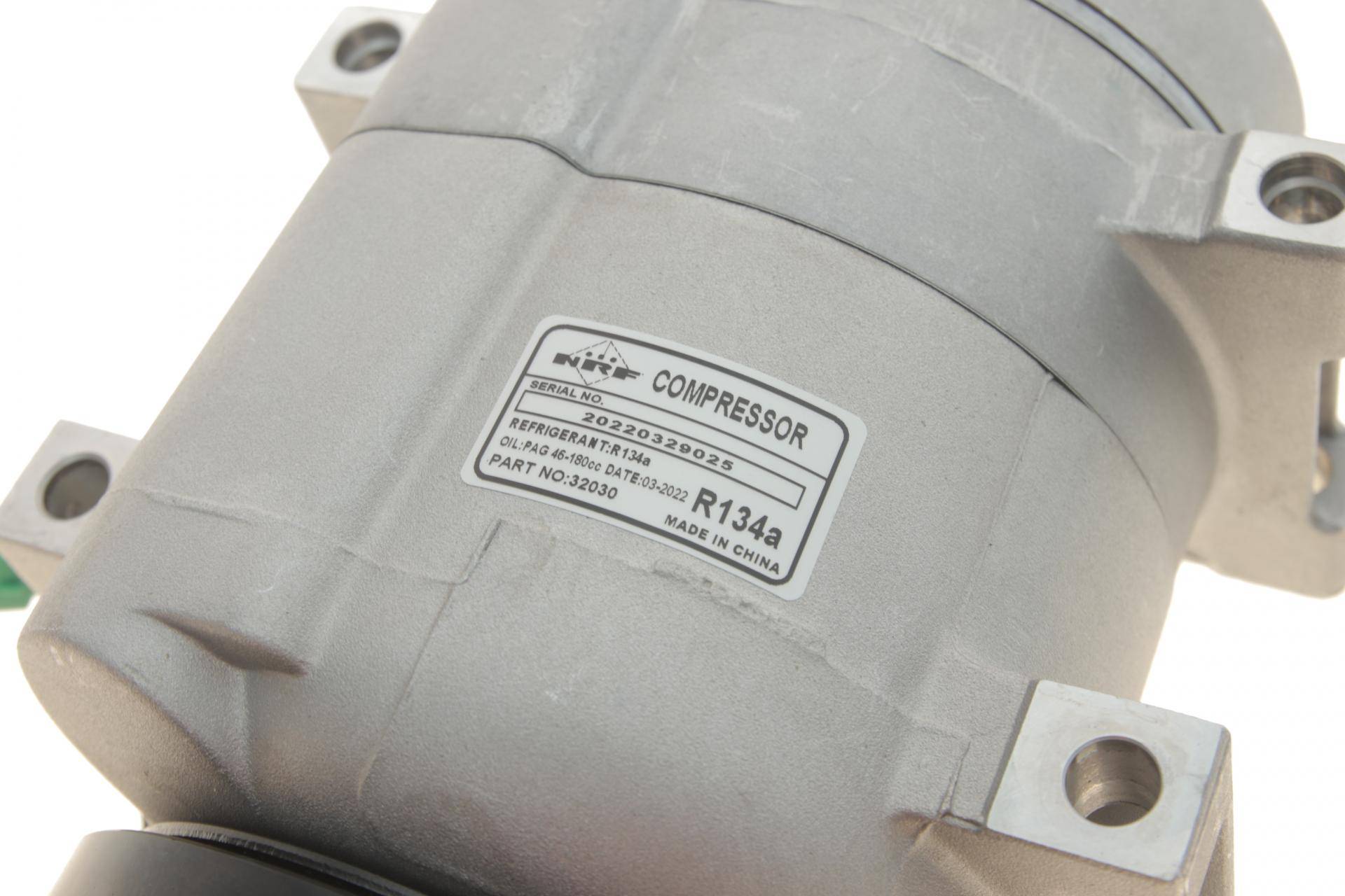 Компресор кондиціонера Audi A4/A6/VW Passat B5 1.6/1.8/1.9D 94-05