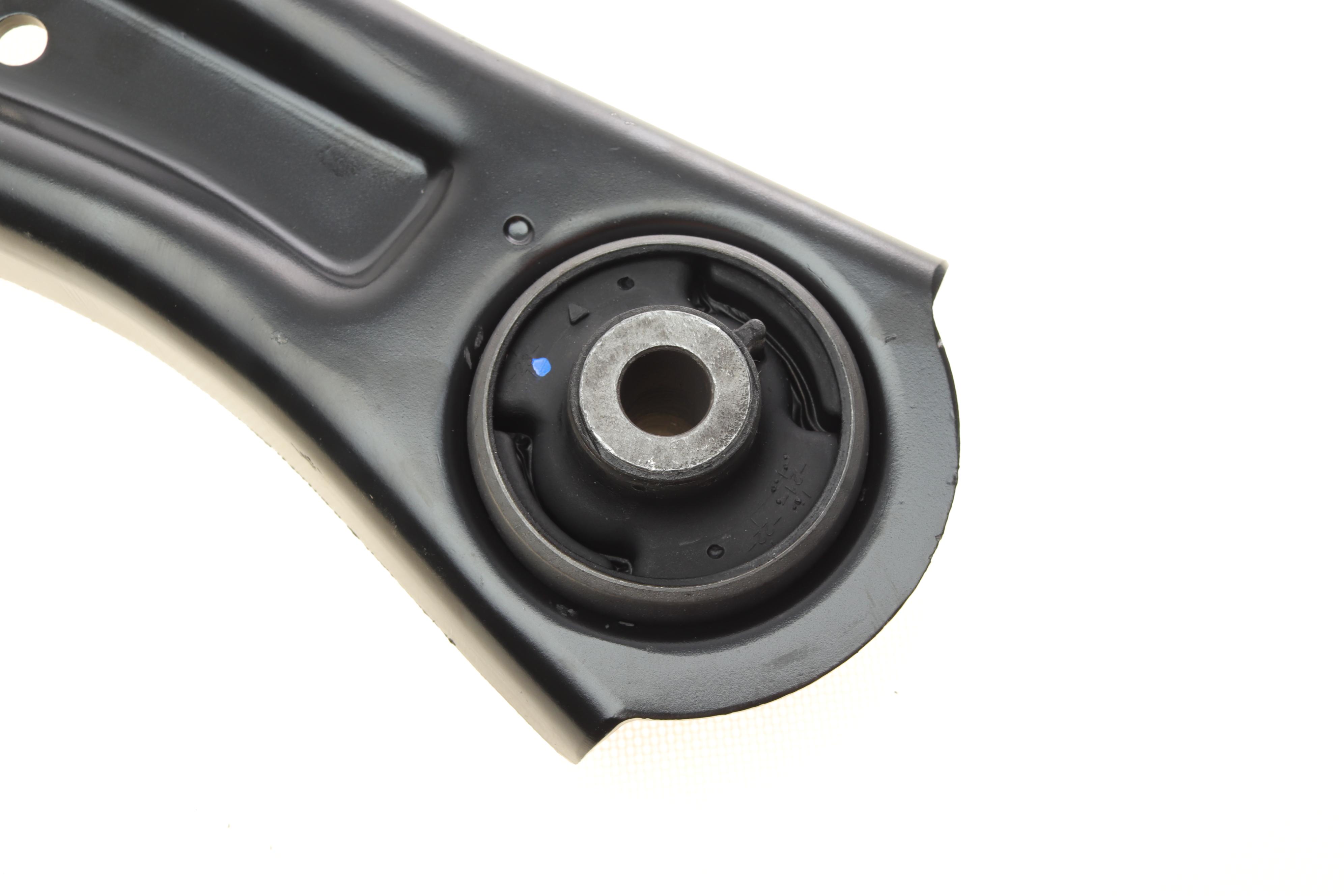 Важіль підвіски (передній/знизу) (L) Skoda Yeti 09-17/VW Caddy III/IV 04-