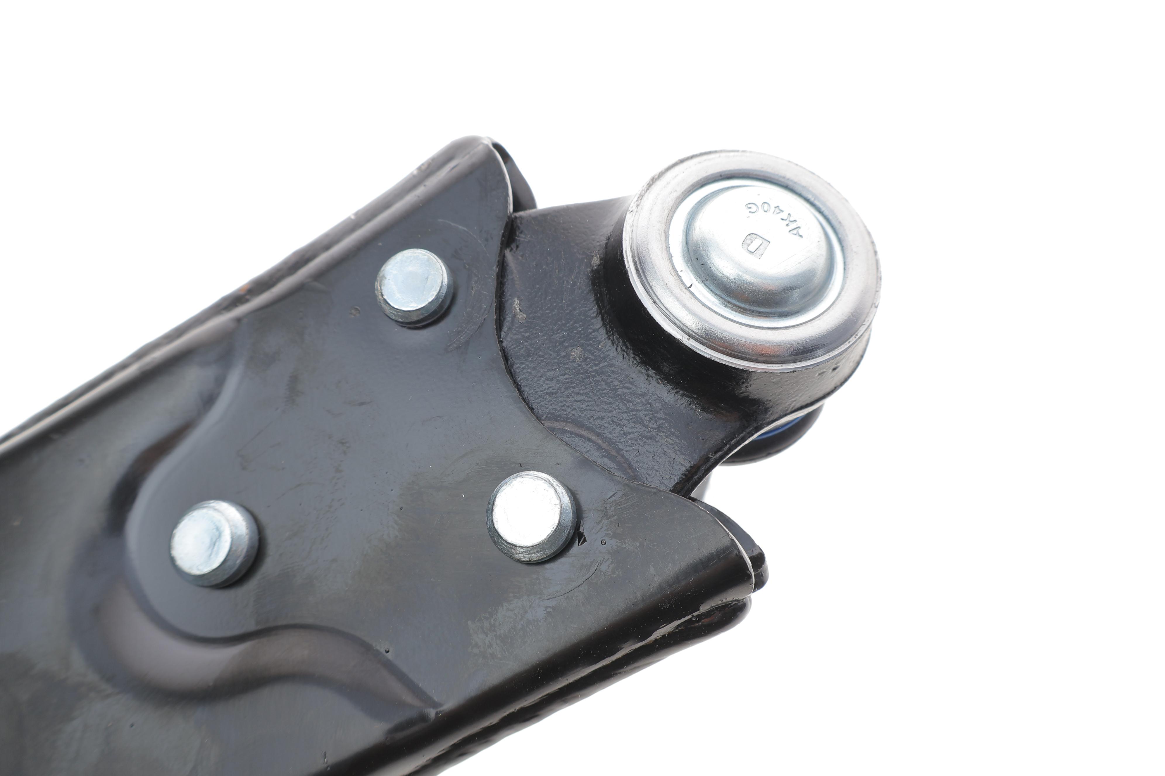 Важіль підвіски (передній/знизу) (R) Ford C-Max 07-10/Focus/Volvo C30/C70/S40/V50 04-12 (с шаровой)