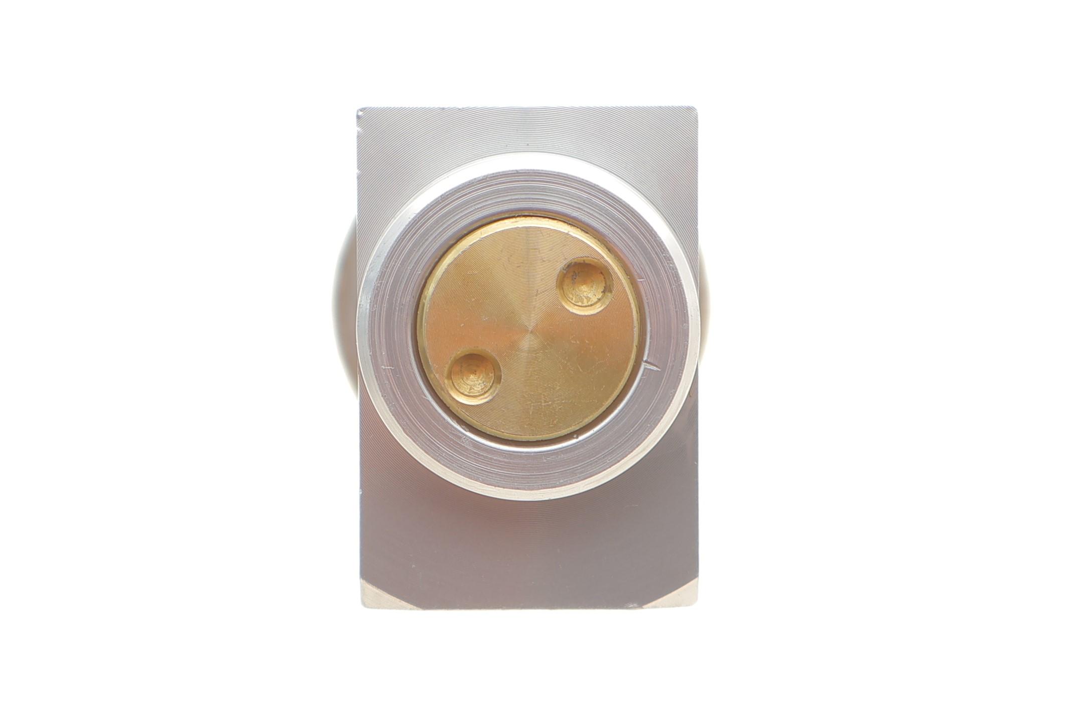 Клапан компресора кондиціонера Land Rover Discovery/Freelander/Range Rover Evoque 06-