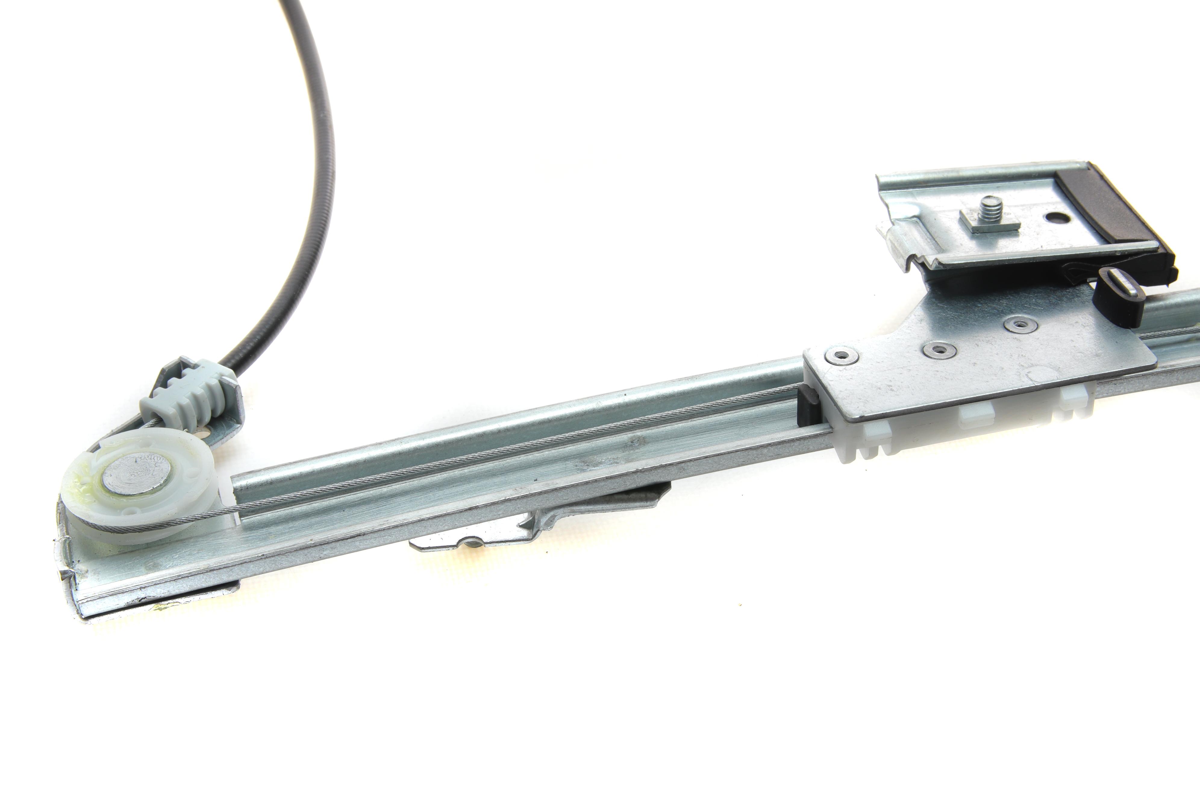 Стеклоподъемник (передний) MB Vito (W639) 03- (R) (электро) (без моторчика) (вар.осн. bosch 8 denti)