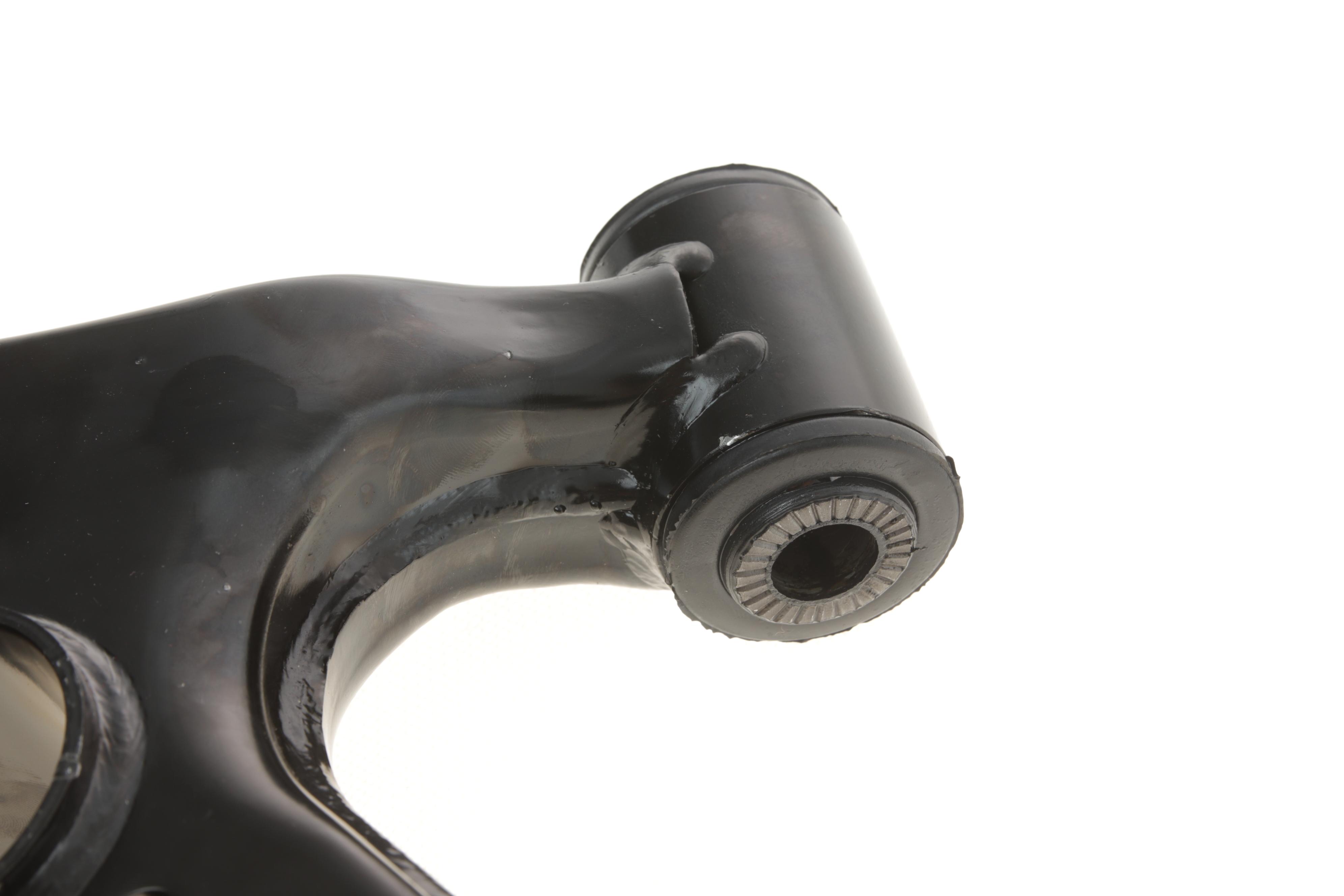 Важіль підвіски (передній/знизу) (R) Toyota RAV4 IV 12-