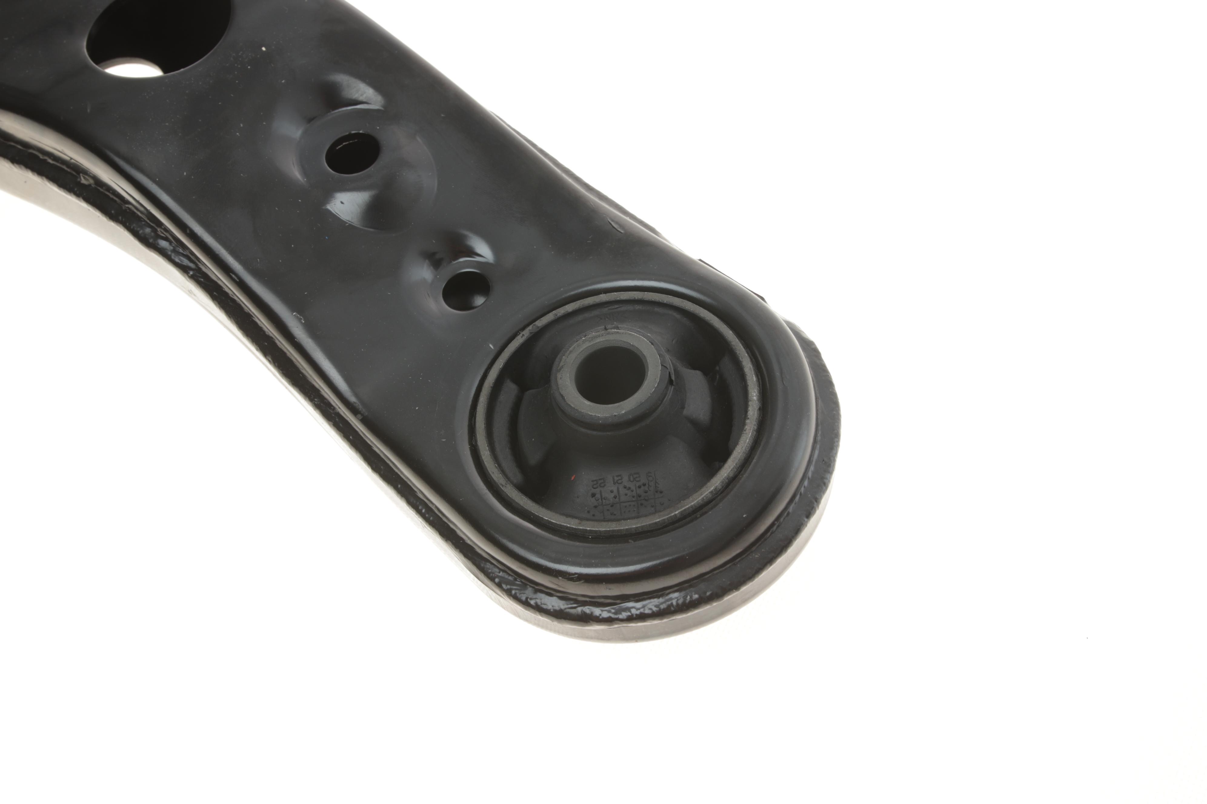 Важіль підвіски (передній/знизу) (R) Toyota RAV4 IV 12-