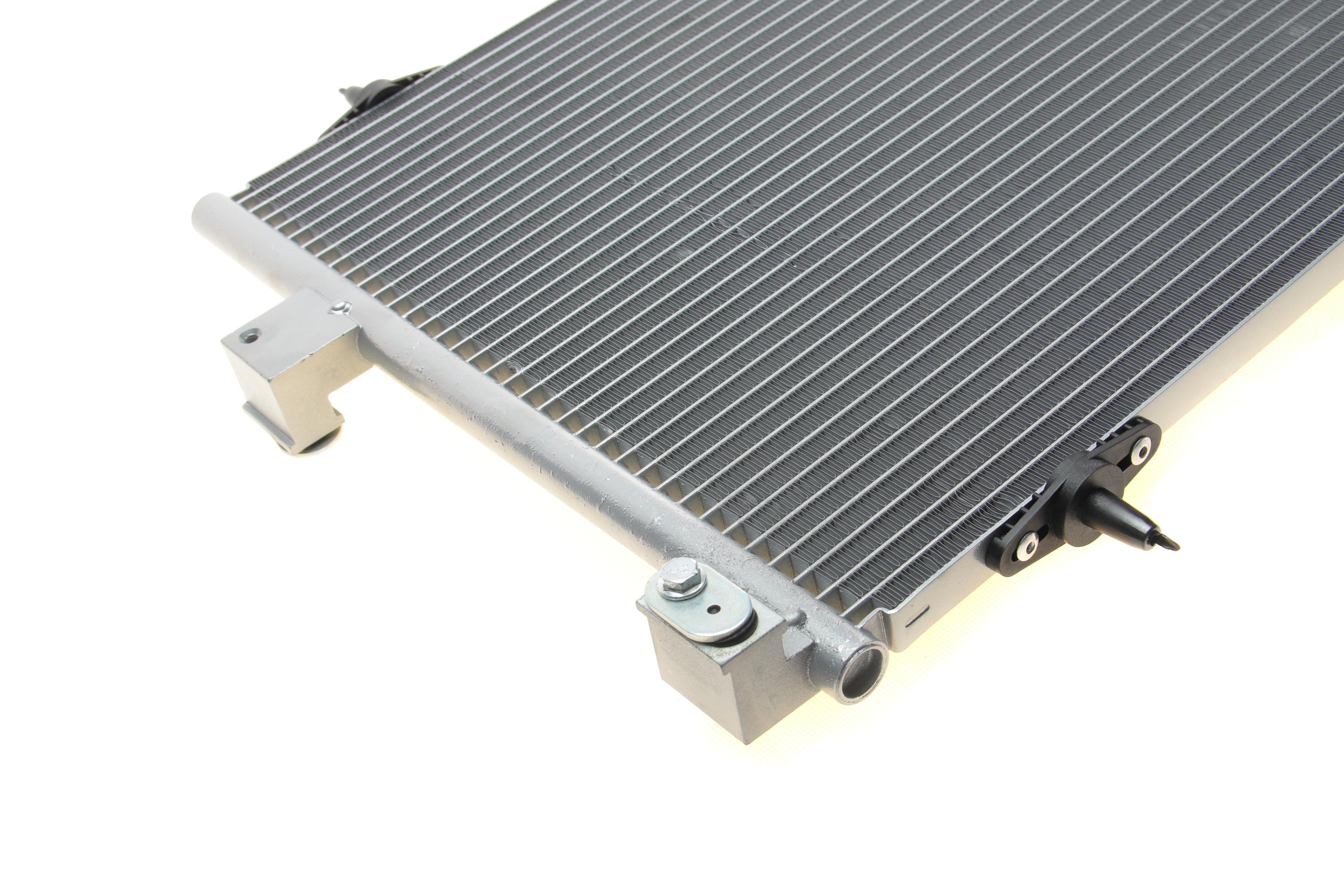 Радіатор кондиціонера Citroen C5/Peugeot 407/508 2.0 HDi 08-