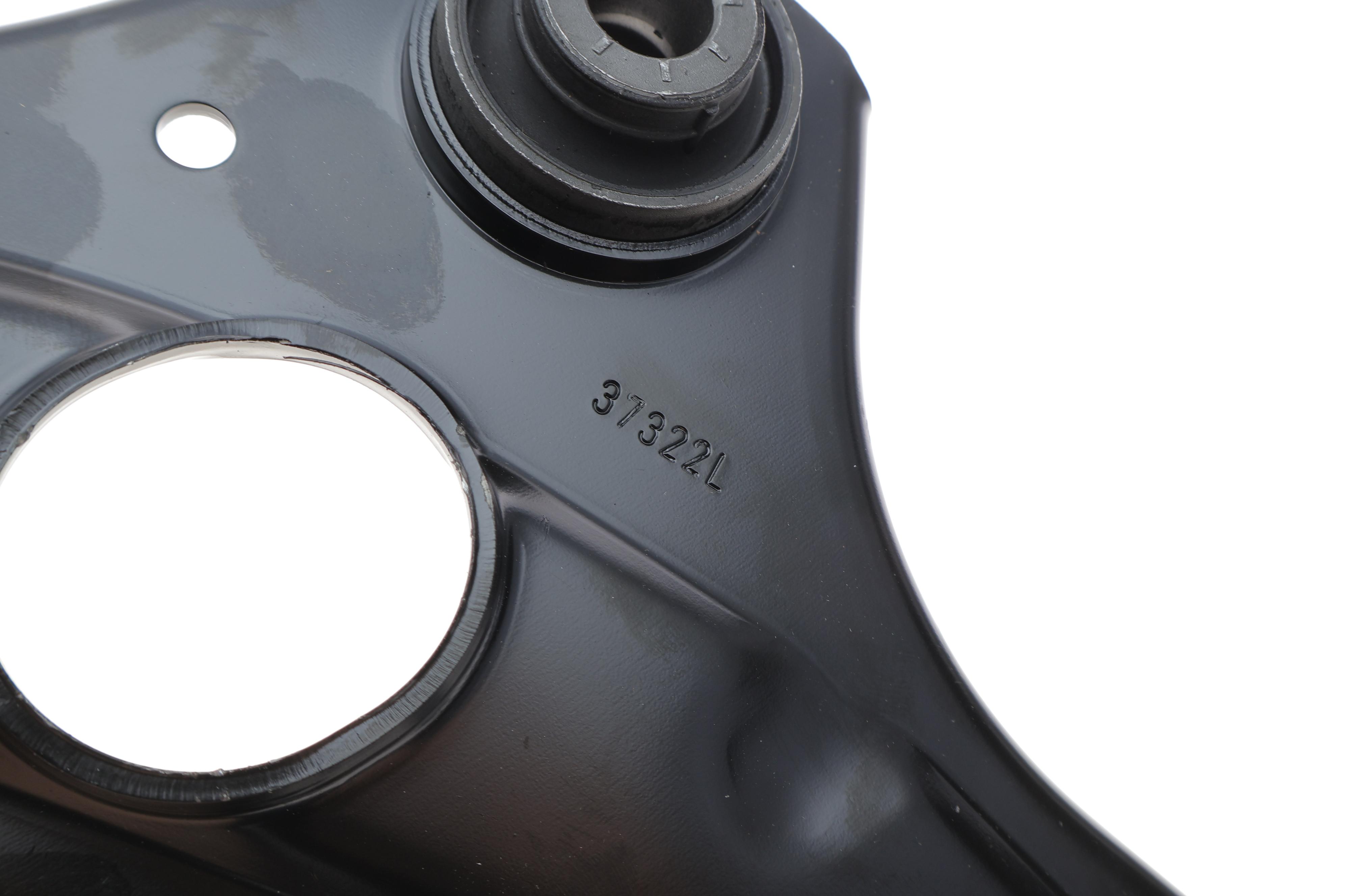 Важіль підвіски (передній/знизу) (L) Nissan Juke/Renault Captut 19- (з кульовою)