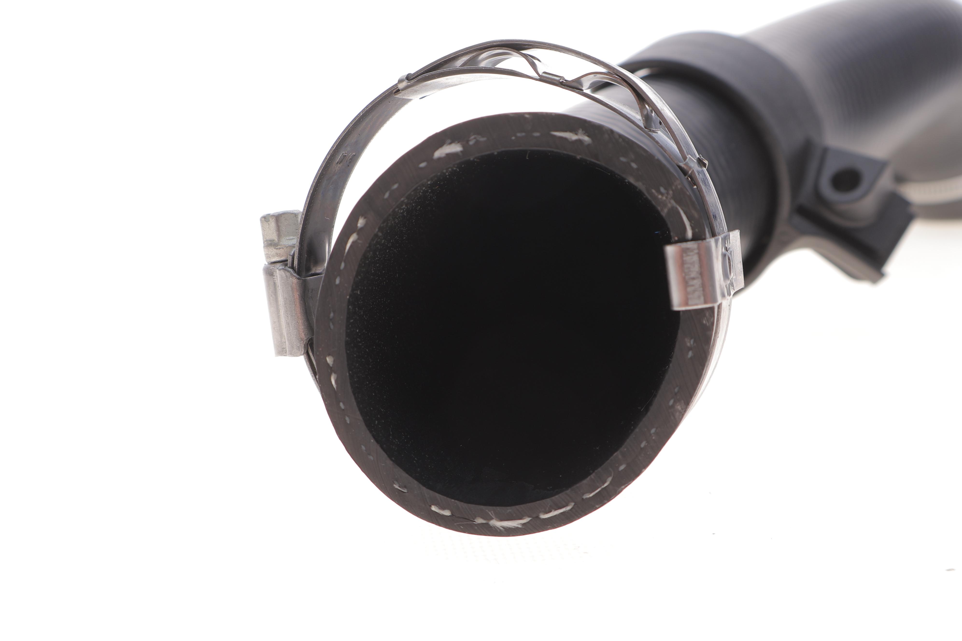 Патрубок интеркулера Ford Focus 1.6 TDCI 04-12/Volvo S40/V50 1.6D 05-12