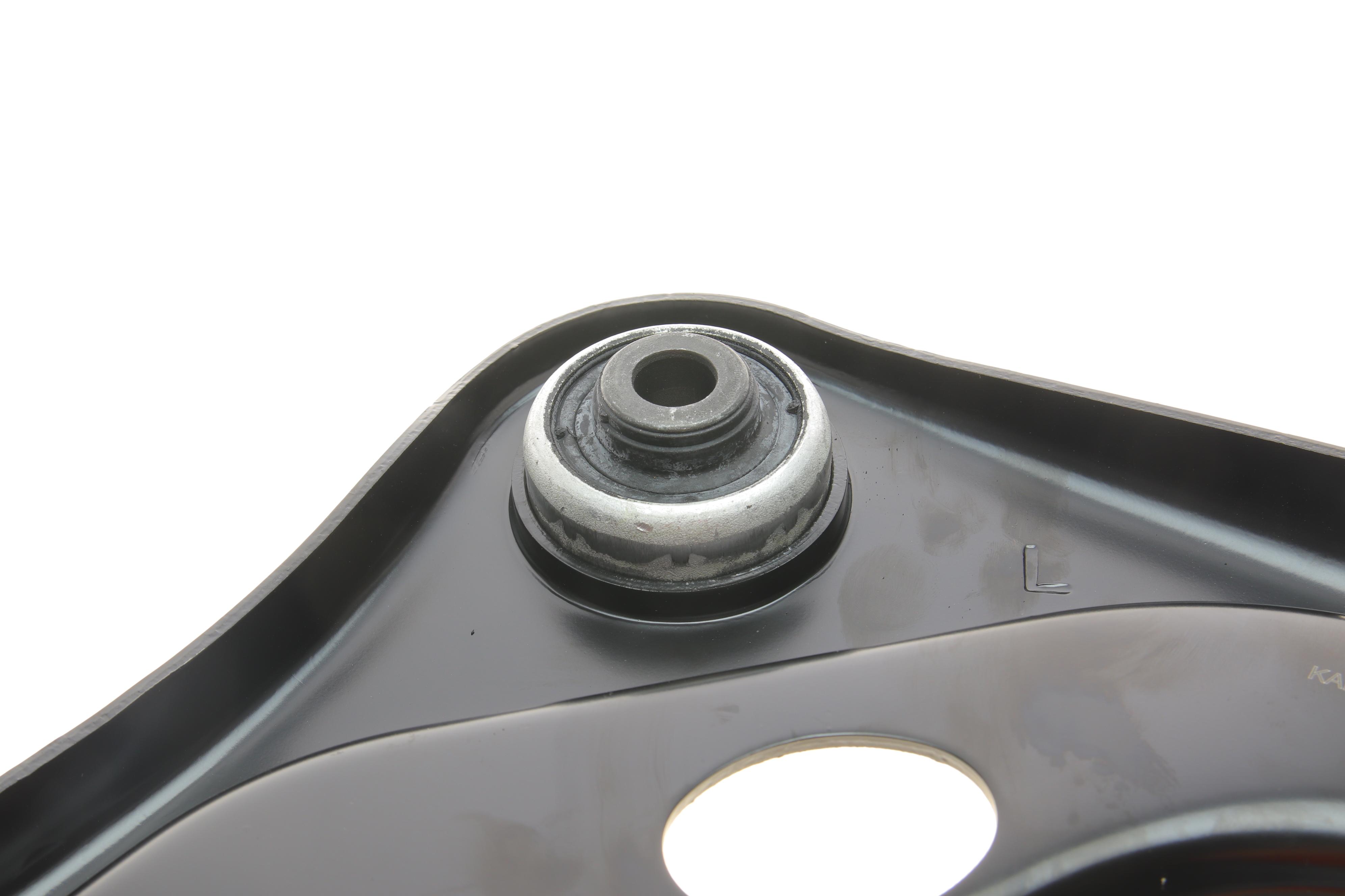 Важіль підвіски (передній/знизу) (L) Citroen C3 Aircross/Opel Crossland 17- d=18