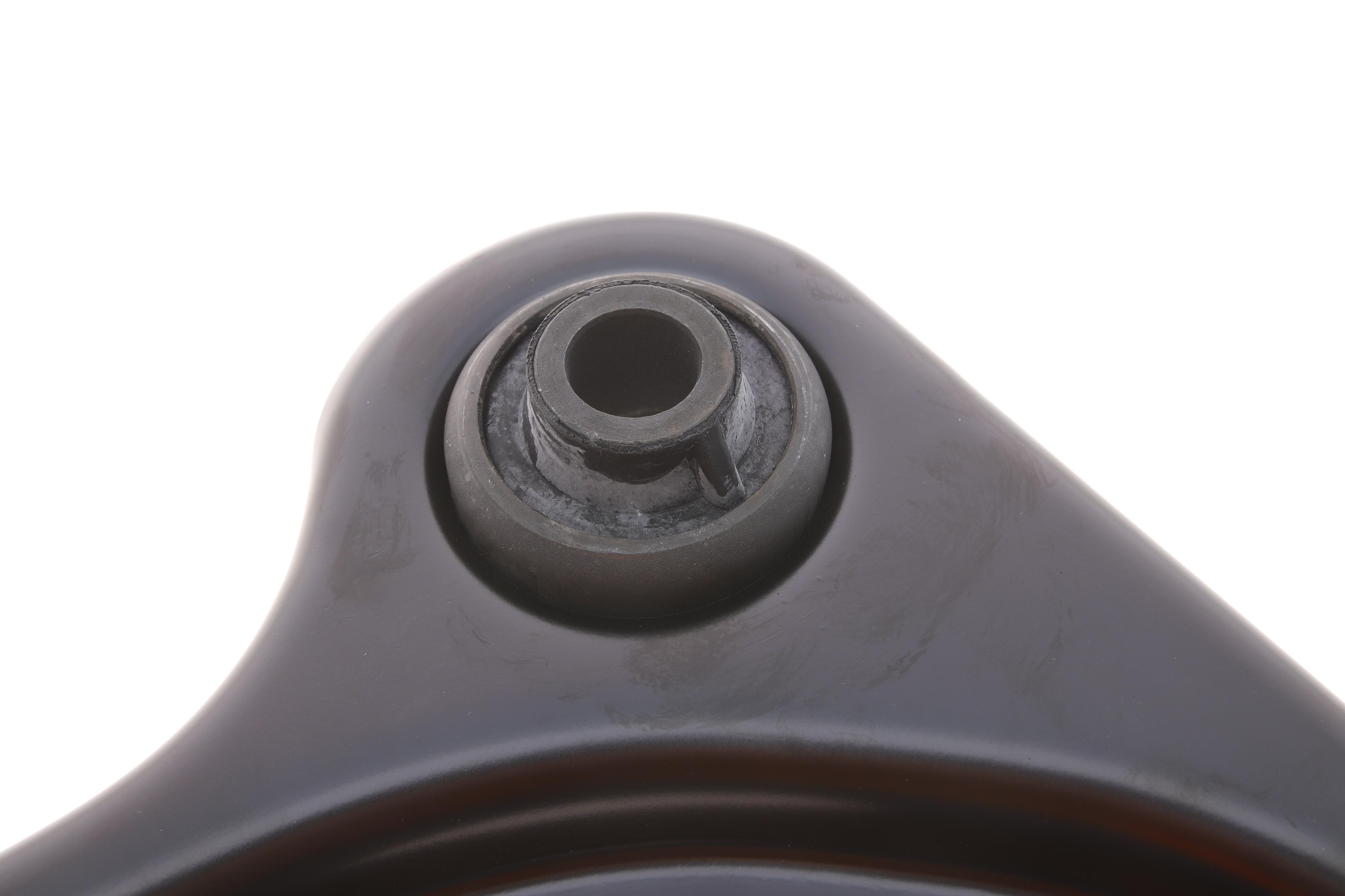 Важіль підвіски (передній/знизу) (R) Citroen C3 09- /C4 14- (з кульовою) d=18