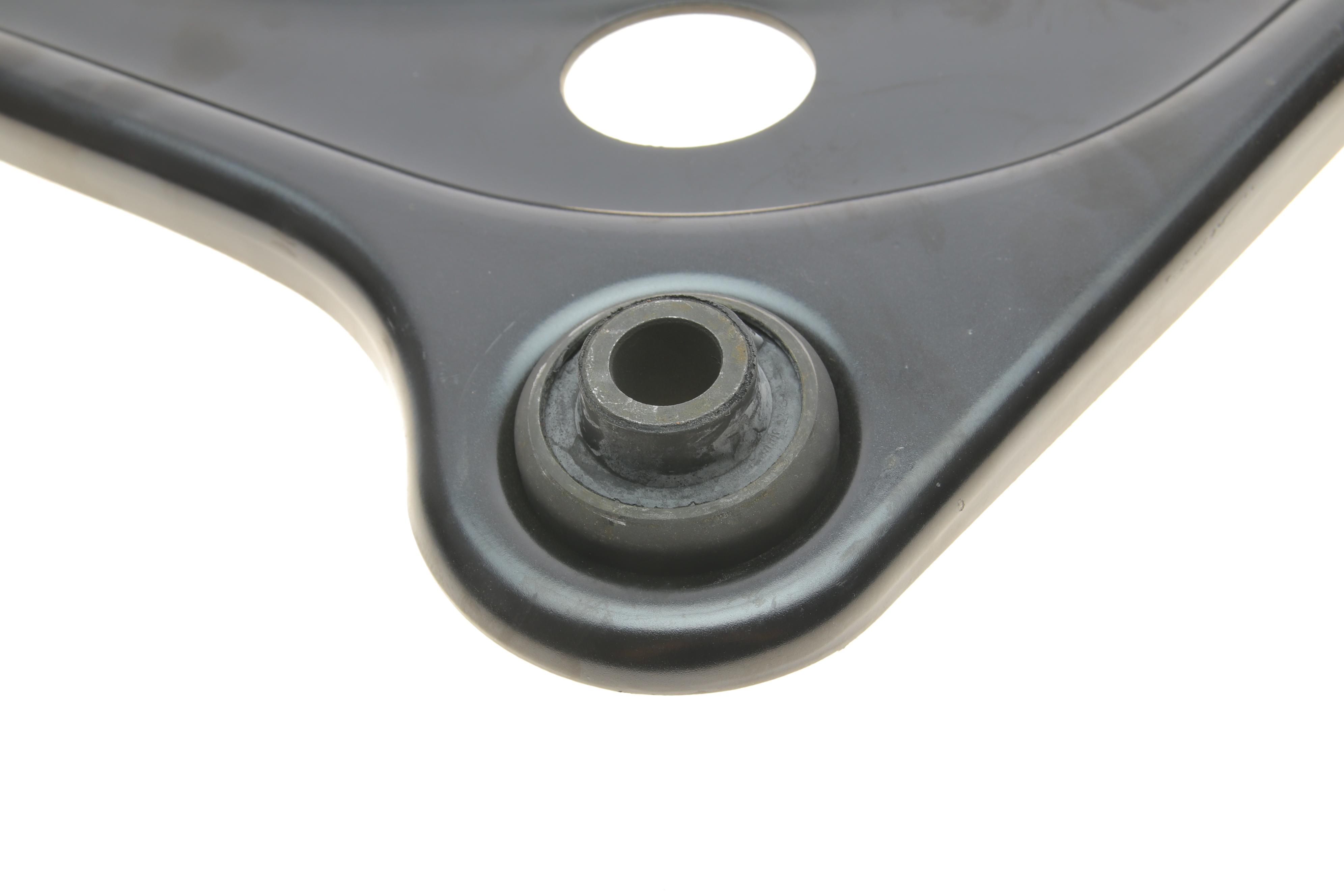 Важіль підвіски (передній/знизу) (L) Citroen C3 09- /C4 14- (з кульовою) d=18