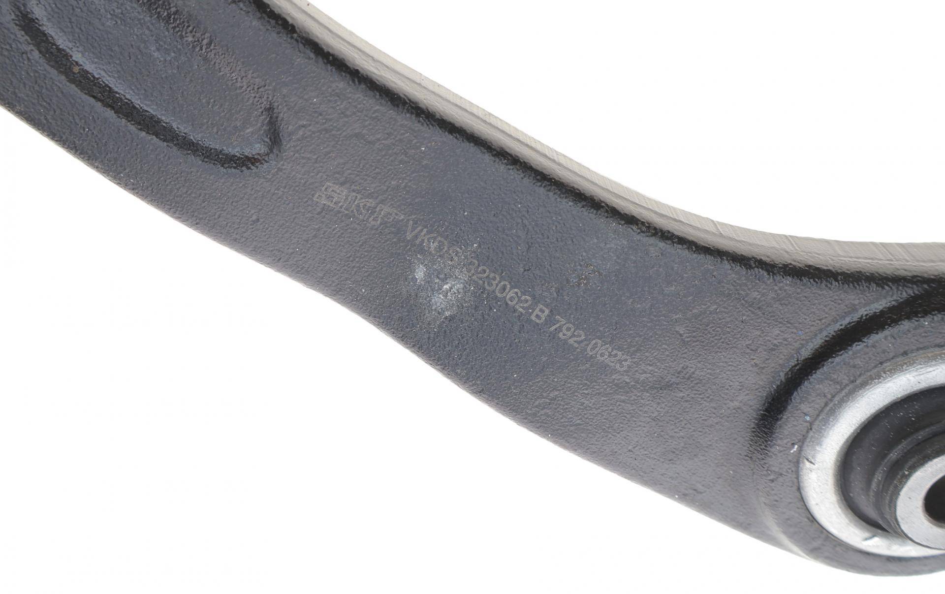 Важіль підвіски (передній/знизу) (L) Peugeot 206 98-