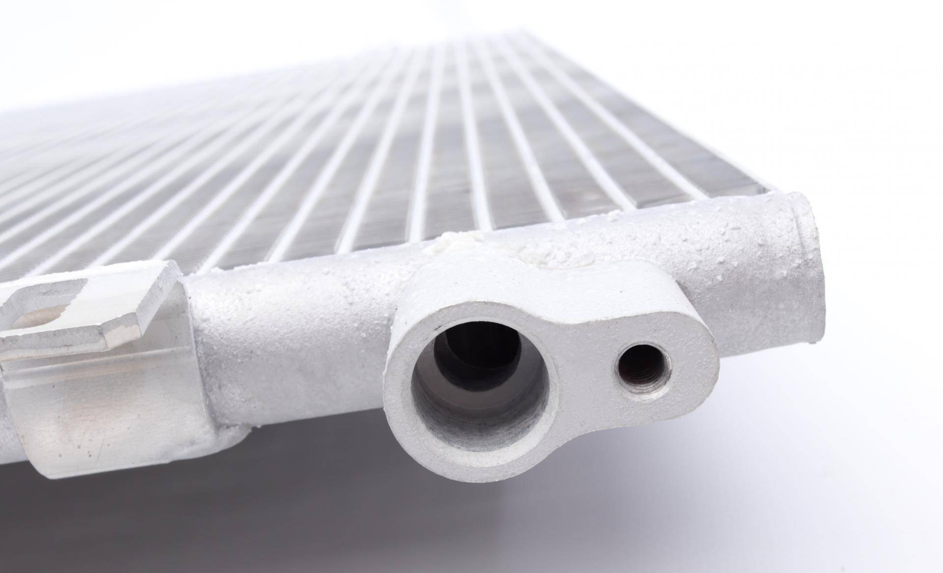 Радіатор кондиціонера Renault Trafic 1.9 dCI/2.0 01-