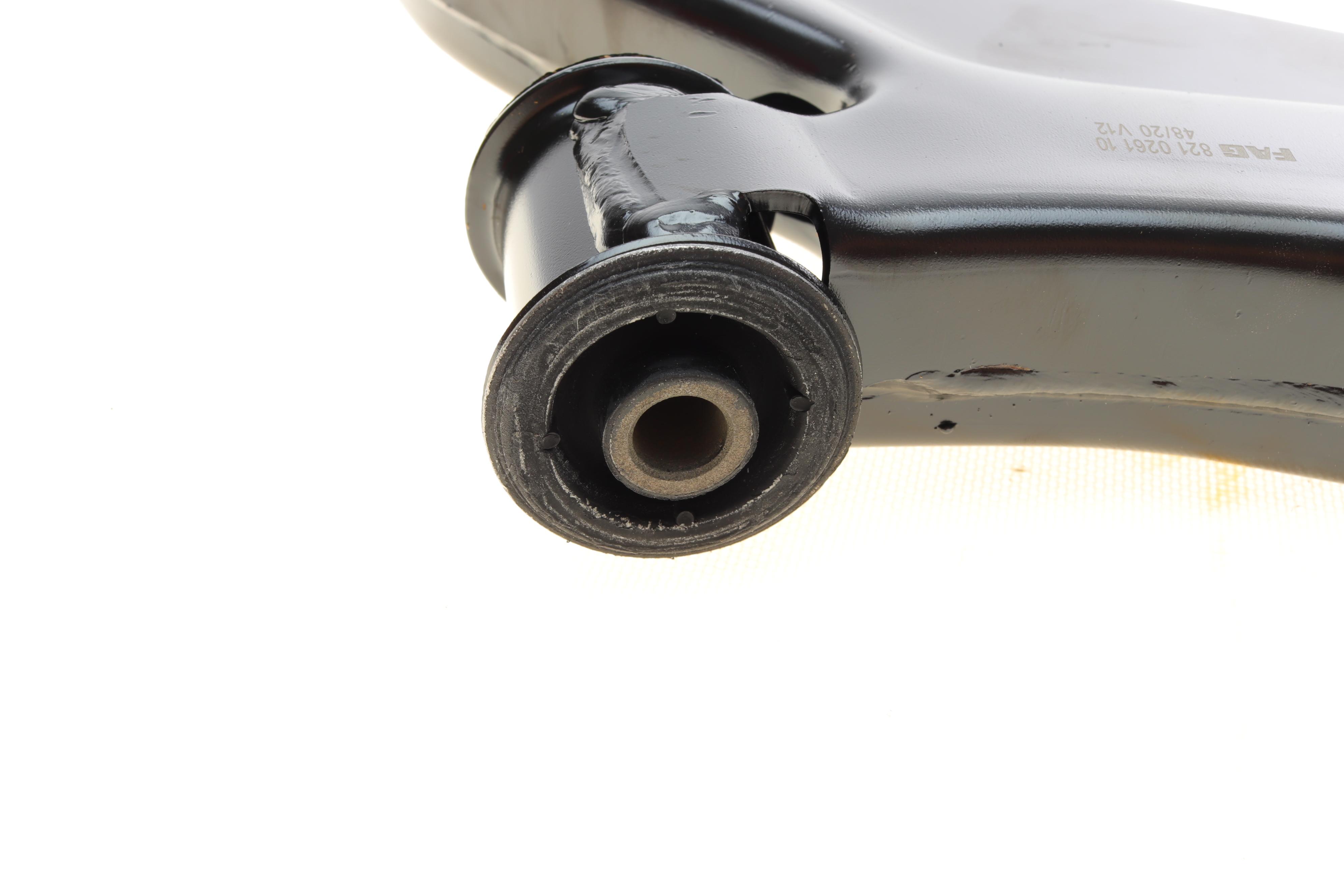 Важіль підвіски (передній/знизу) (L) Ford Mondeo III 00-07