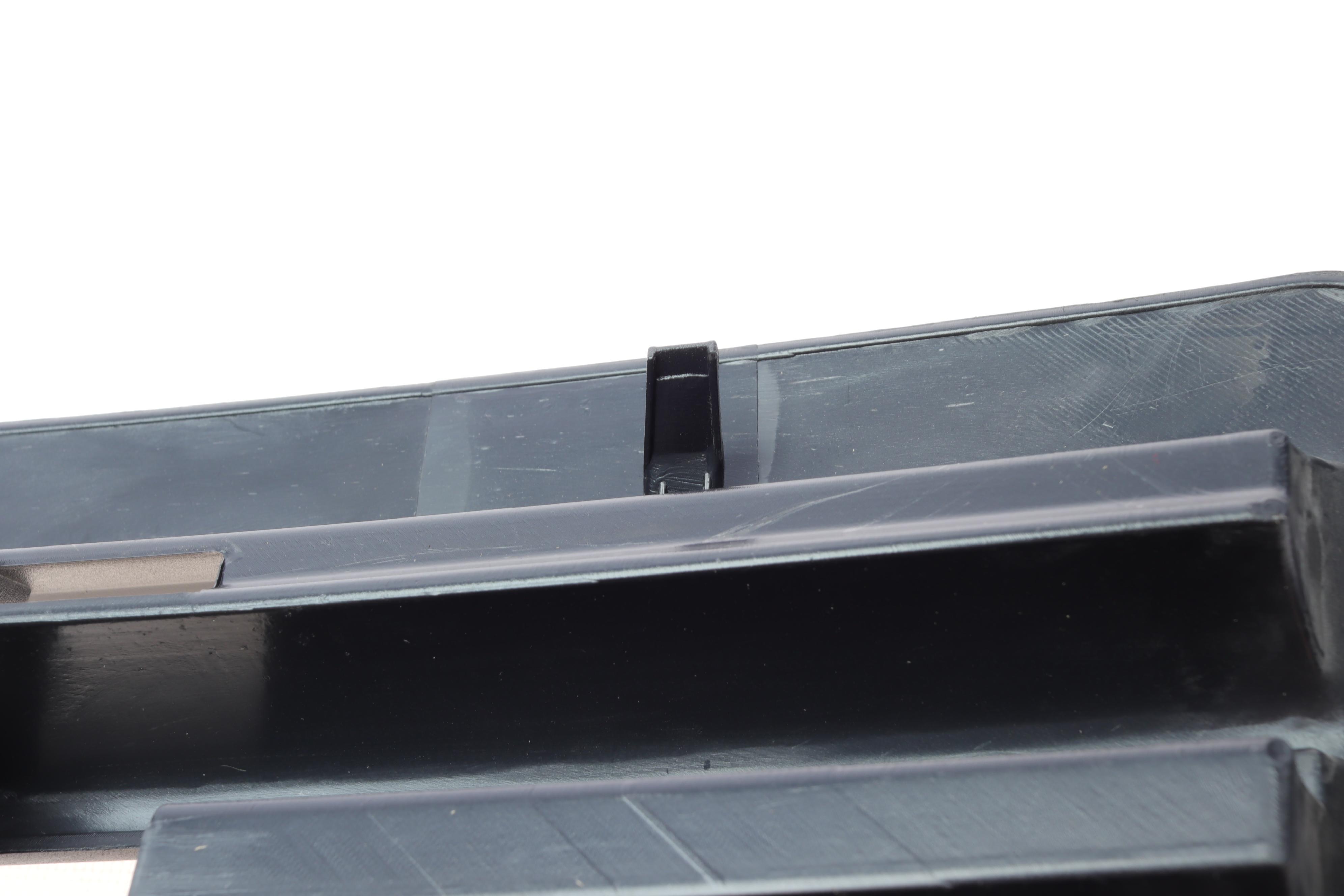 Решітка радіатора VW LT 96-00 (пошкоджене кріплення)