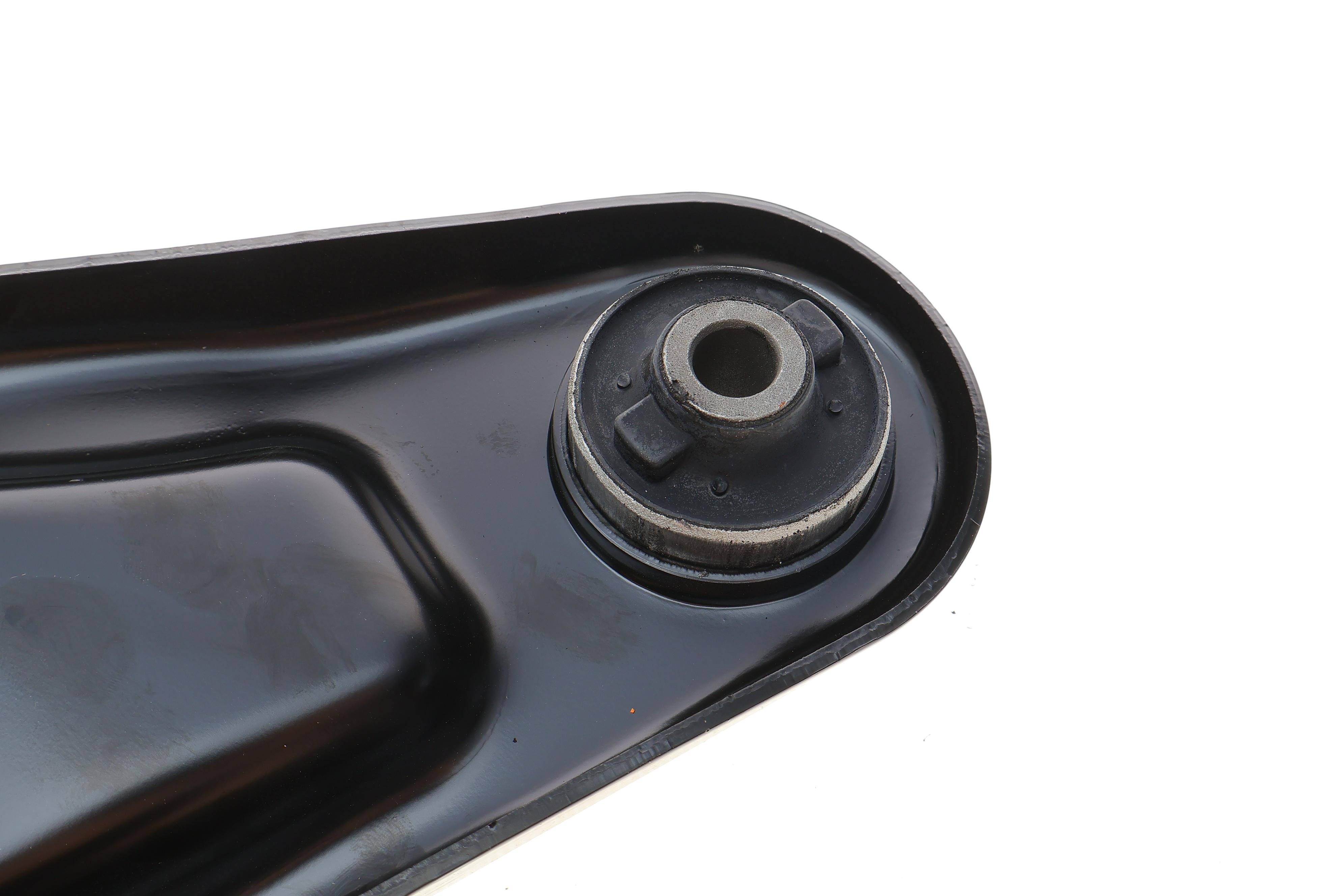 Важіль підвіски (передній/знизу) (L) Citroen C3 09-/Peugeot 207 06- (з кульовою)