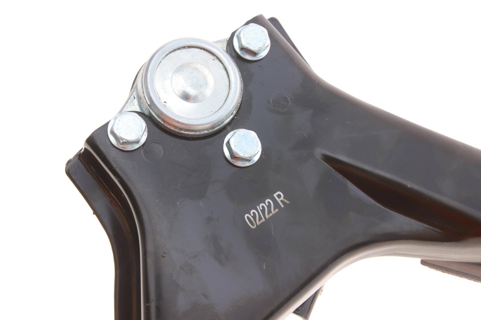 Важіль підвіски (передній/зверху) (R) Mitsubishi L200/Pajero 04-