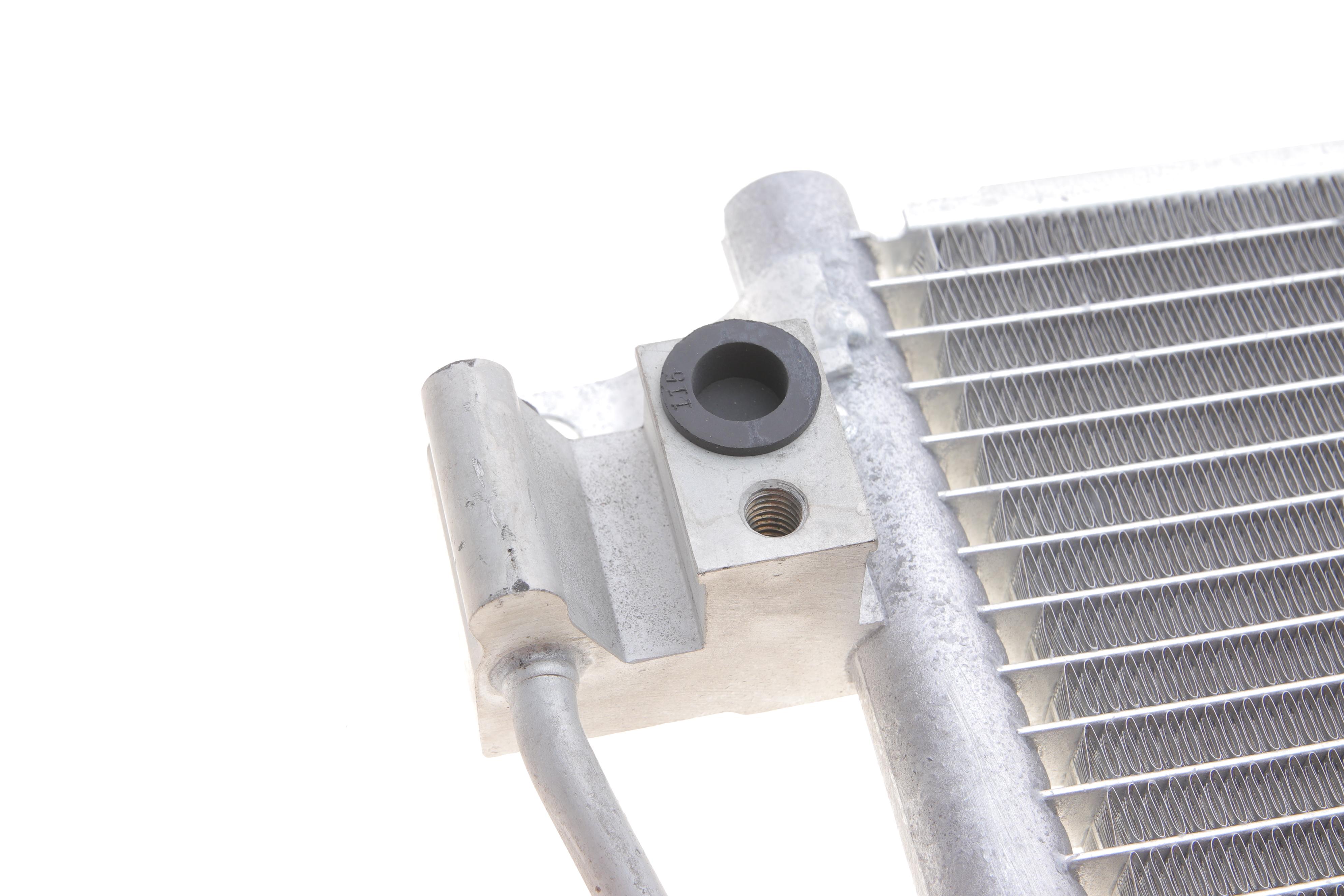 Радіатор кондиціонера (з осушувачем) Nissan Juke 1.6 07-13