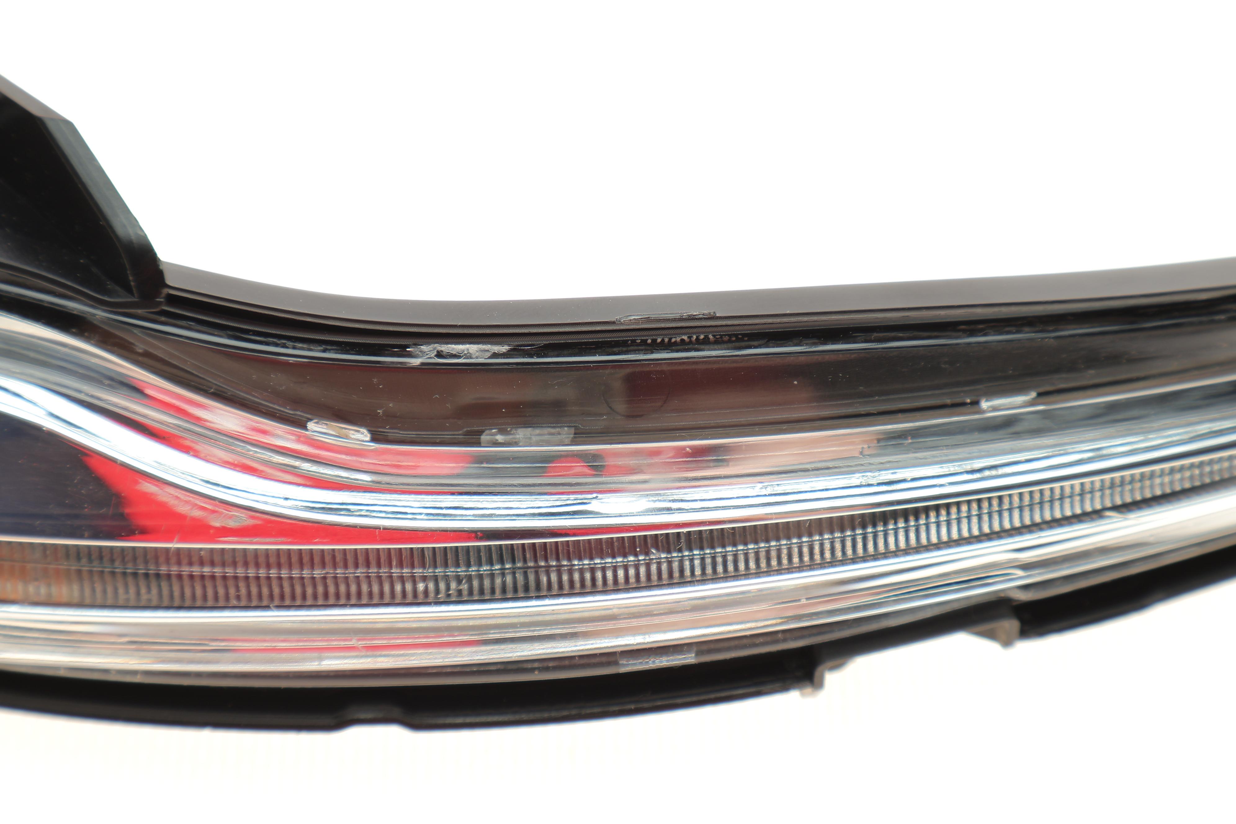 Повторювач повороту на дзеркало MB C-class (W205)/Vito (W447) 14- (R)(незначне пошкодження)