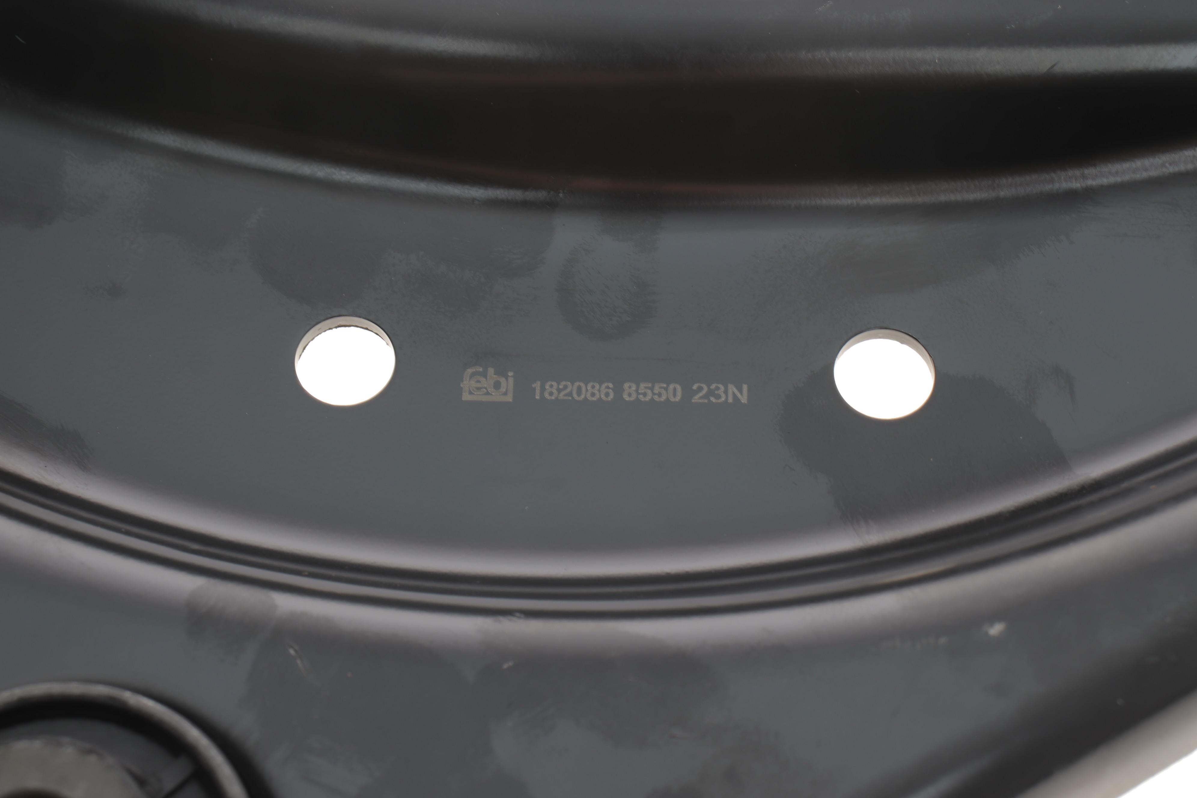 Важіль підвіски (передній/знизу) (L) Nissan Juke/Leaf 14-